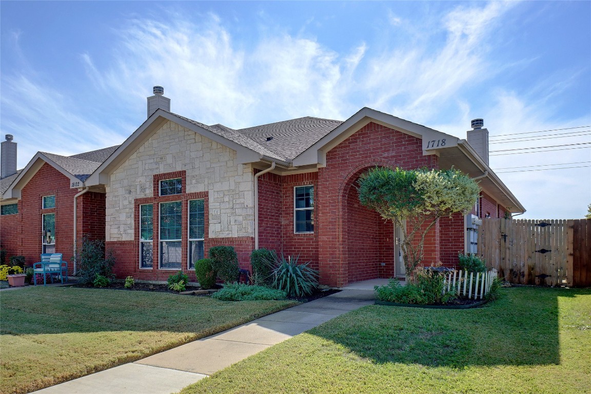 1718 Poinsettia Boulevard Denton TX 76208
