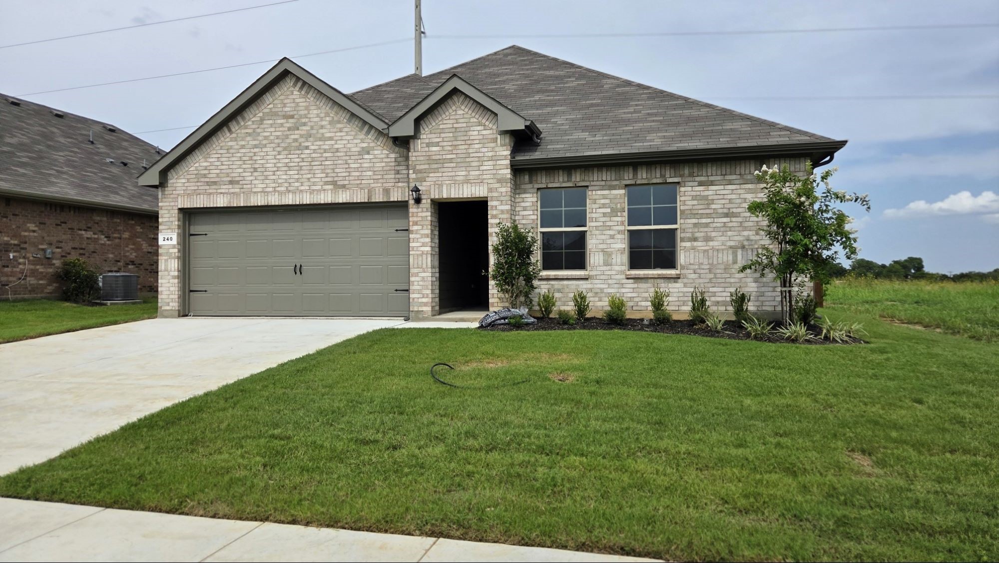 240 Kinley Street Grandview TX 76050