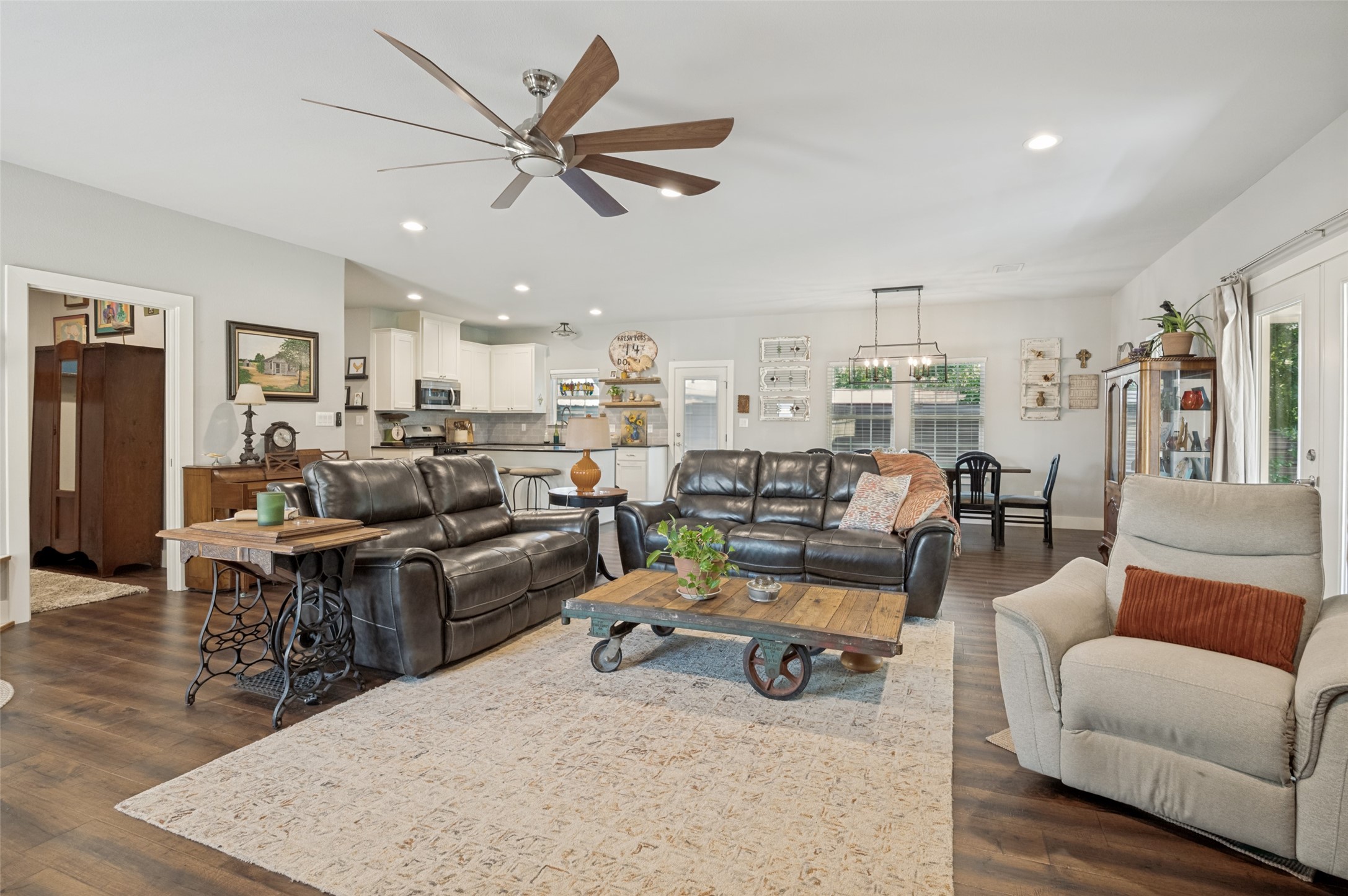 105 W Adkins Street Seagoville TX 75159