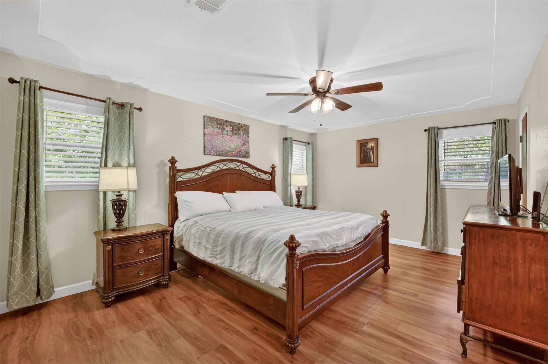 2214 Ravinia Drive Arlington TX 76012