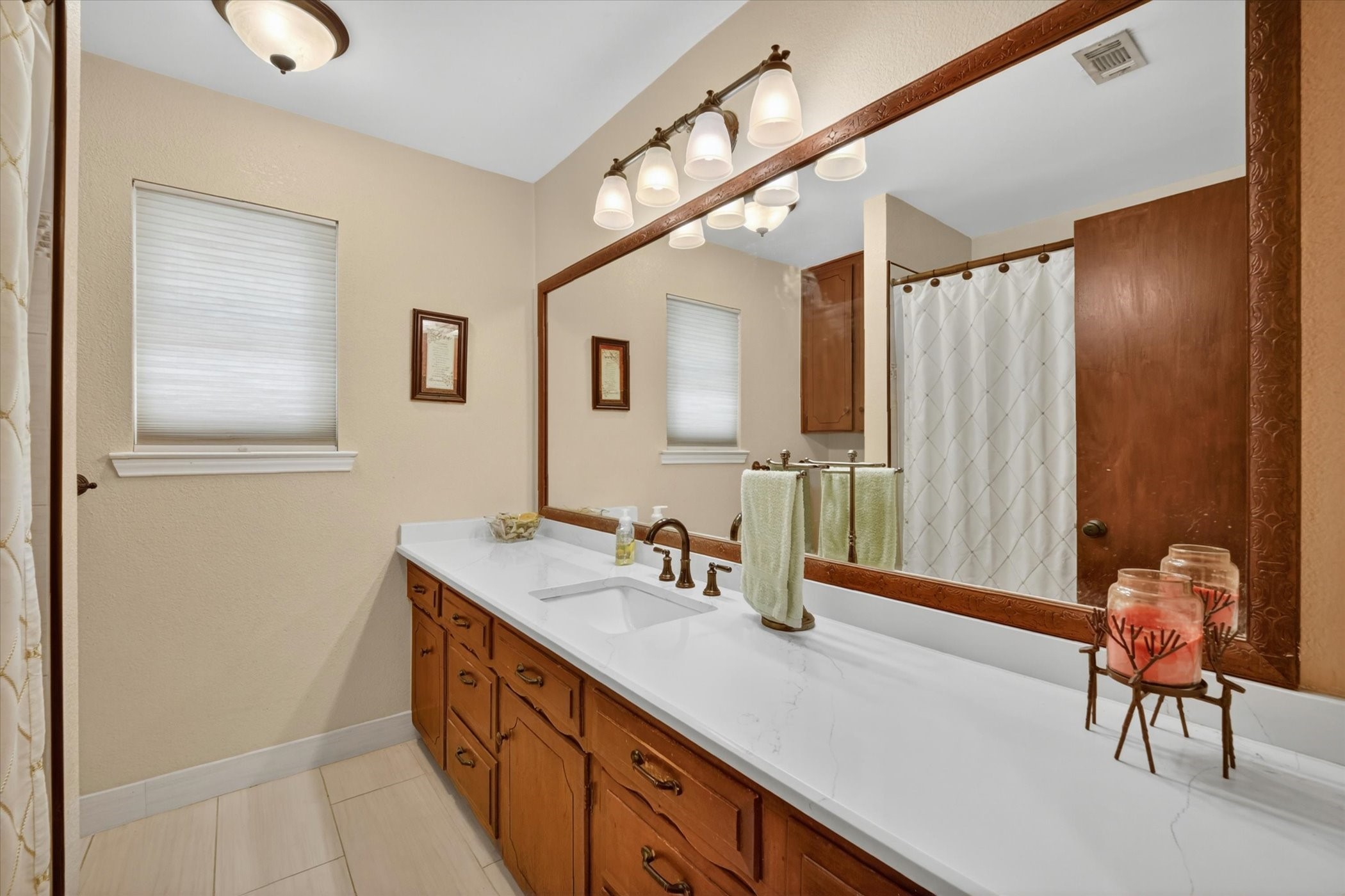 2214 Ravinia Drive Arlington TX 76012