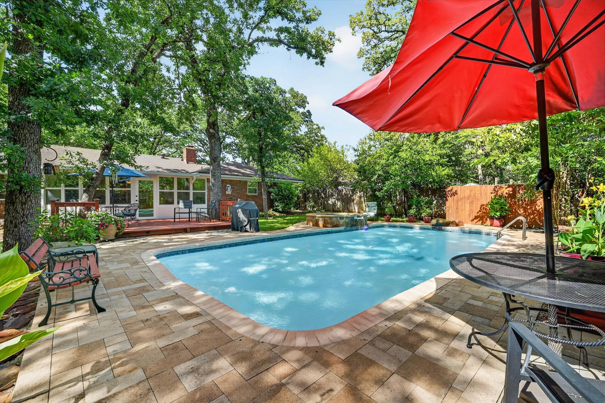 2214 Ravinia Drive Arlington TX 76012