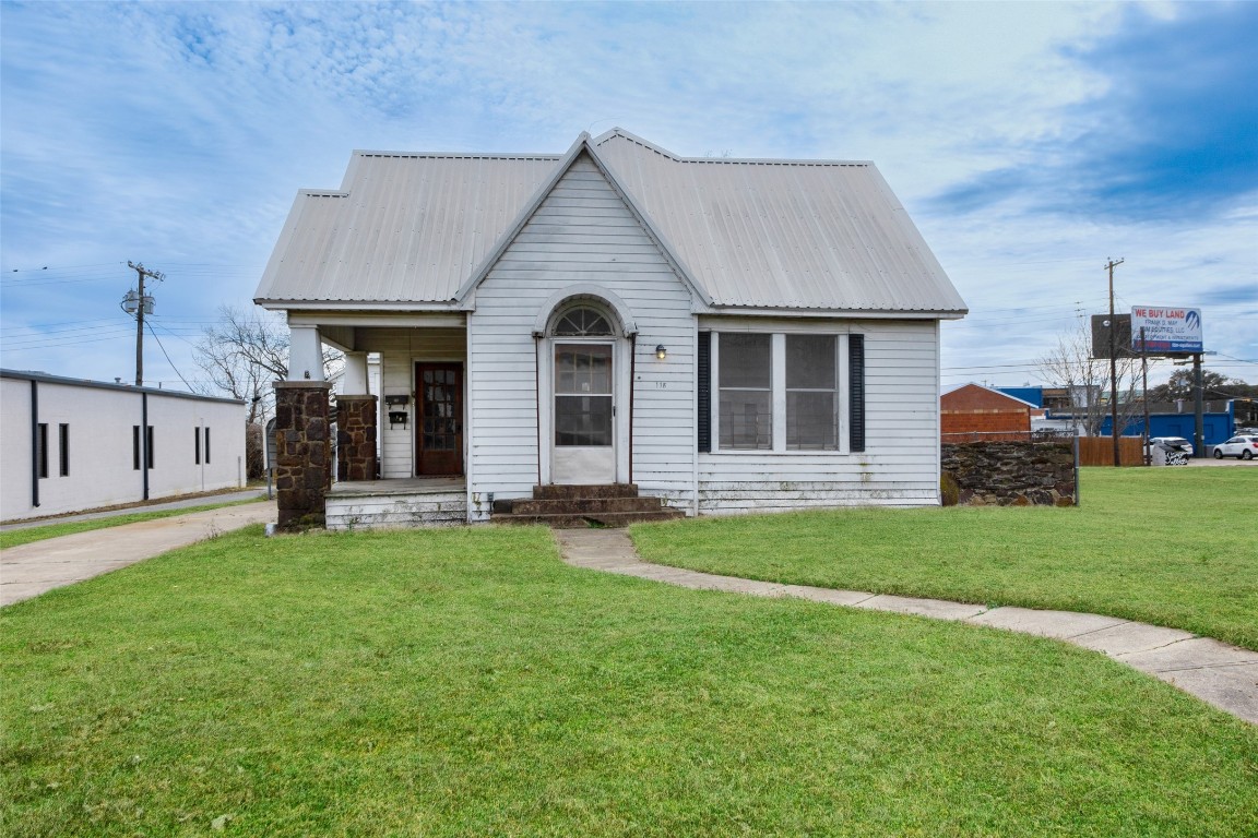 118 W Gandy Street Denison TX 75021