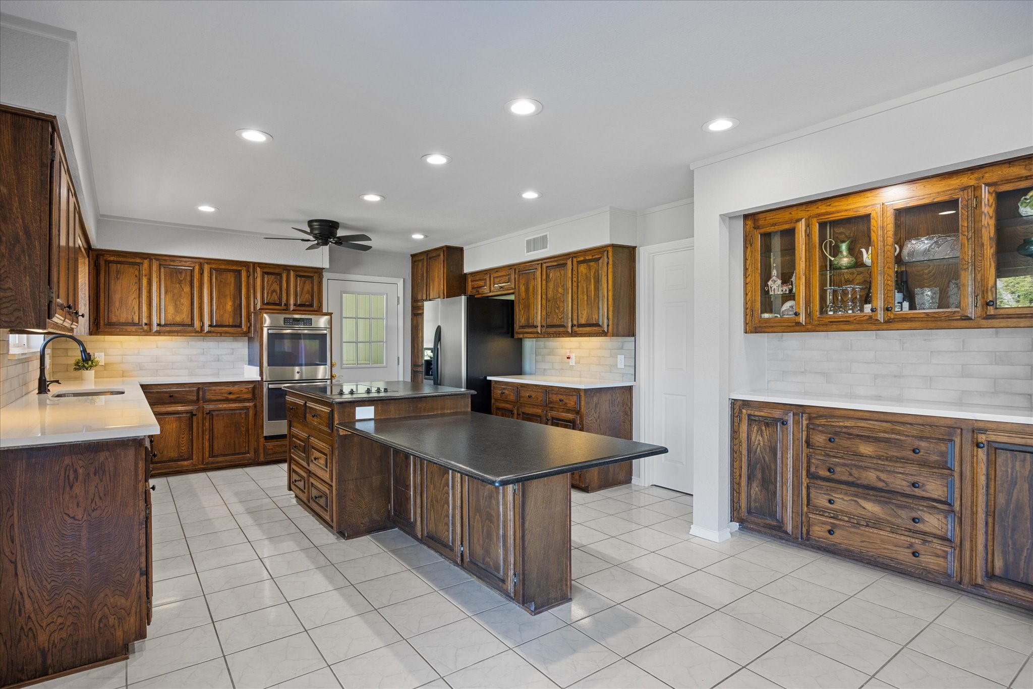 6106 Fairview Court Granbury TX 76049