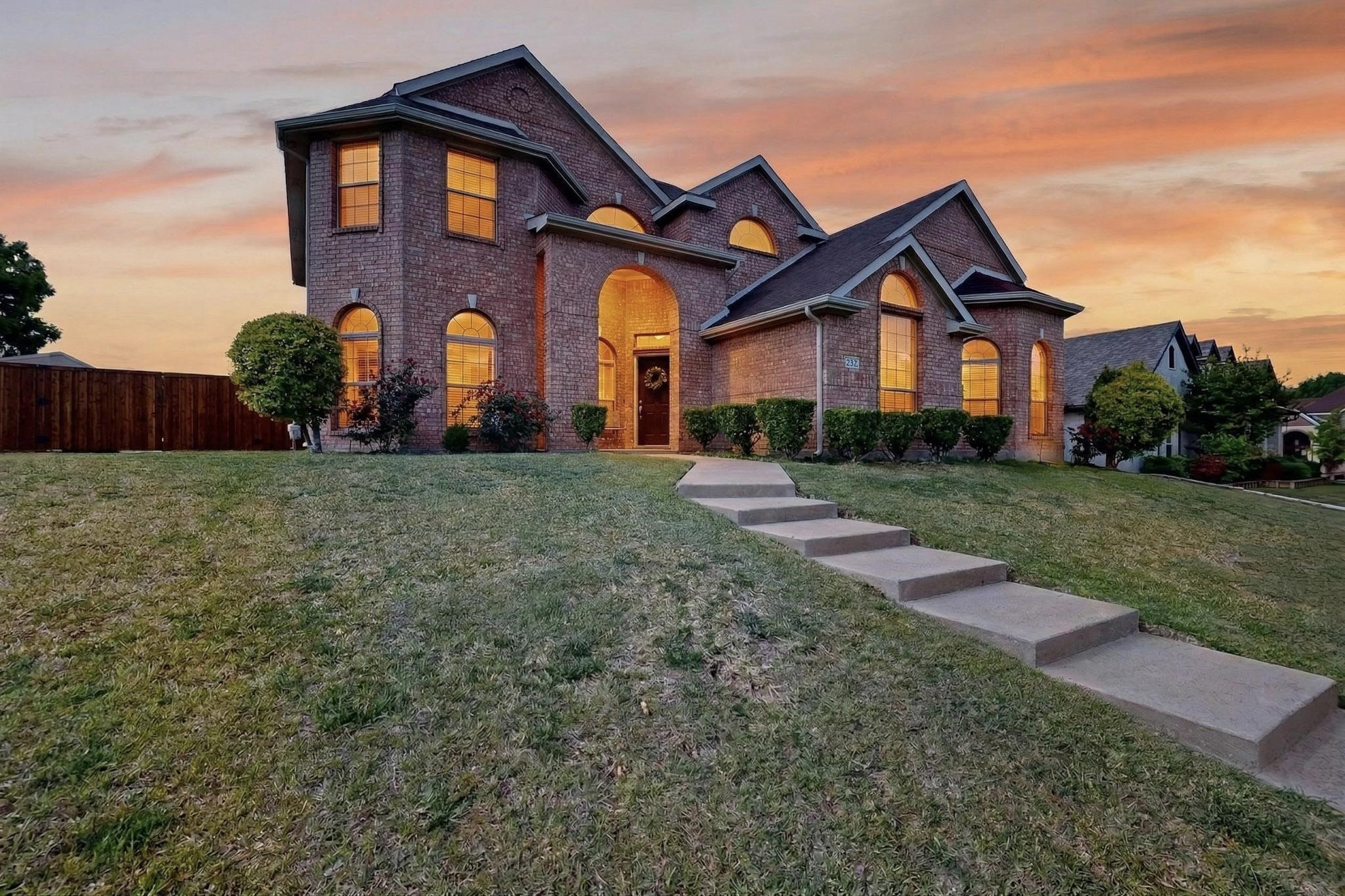 232 Wellington Drive Desoto TX 75115