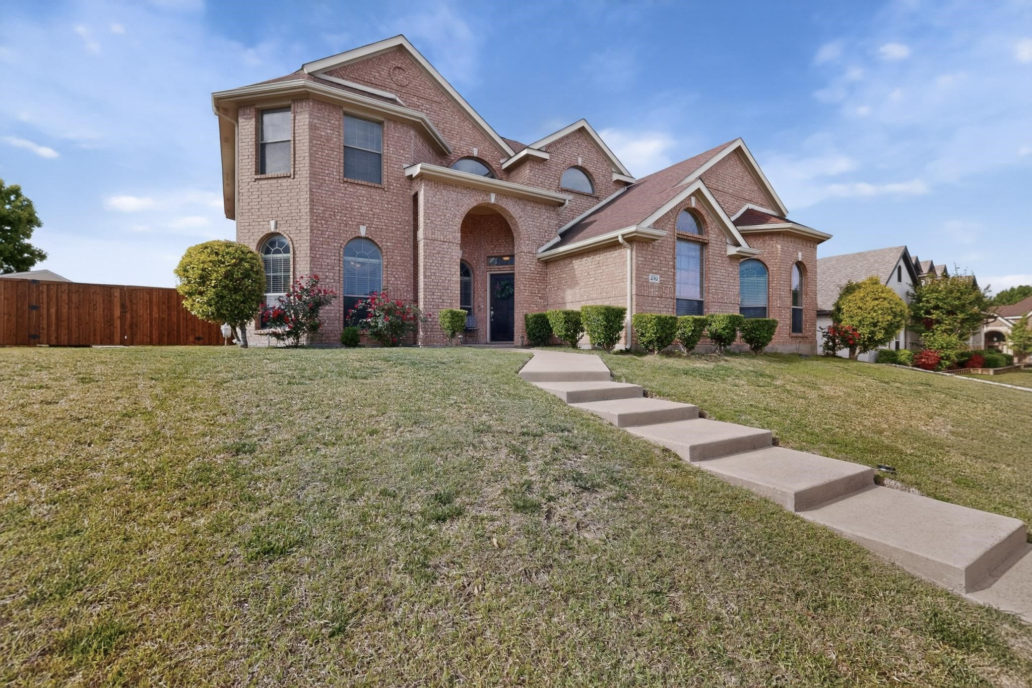 232 Wellington Drive Desoto TX 75115
