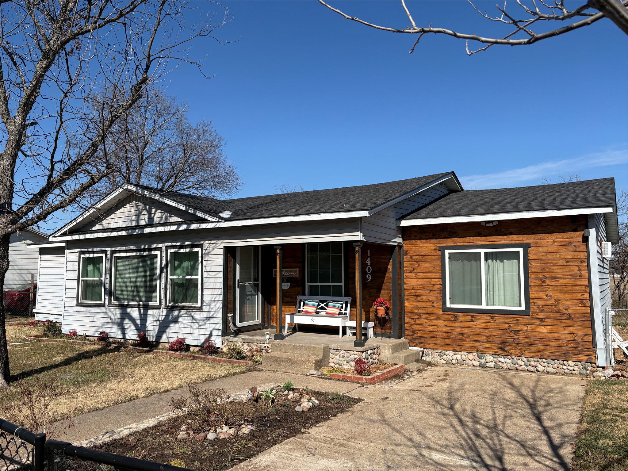 1409 11th Street Mineral Wells TX 76067