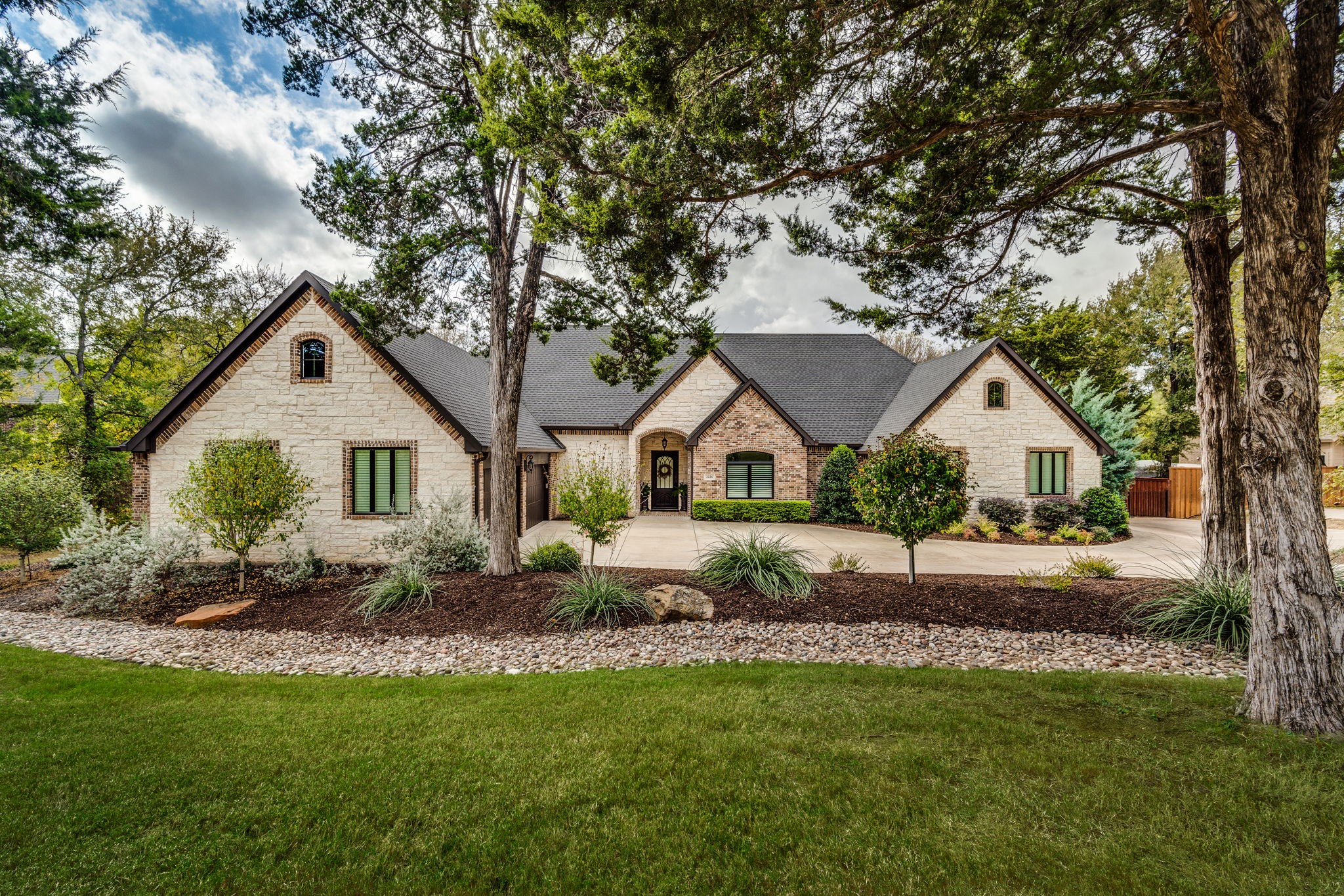 2226 Southern Oaks Drive Cedar Hill TX 75104