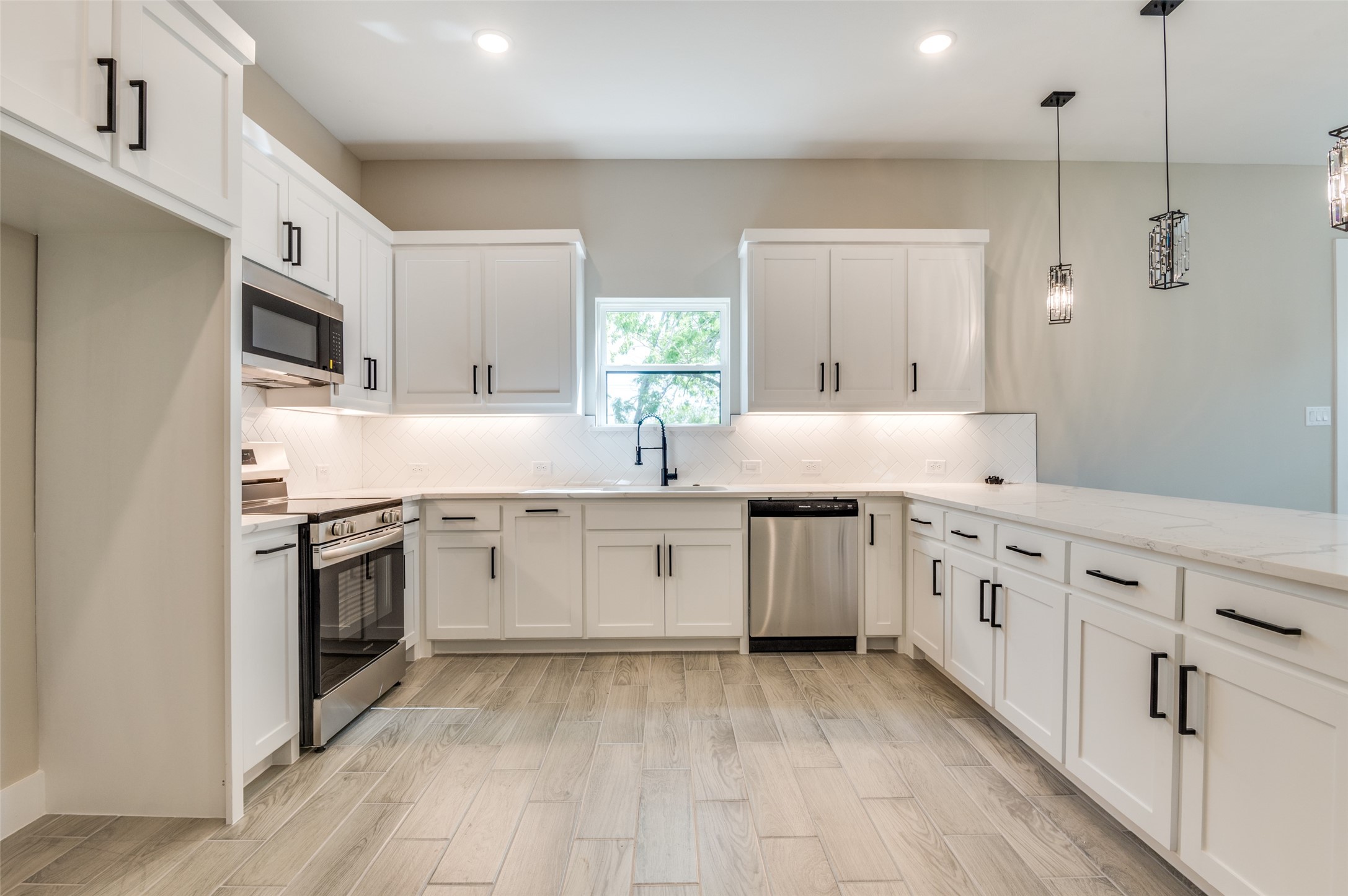 706 Perry Avenue Waxahachie TX 75165