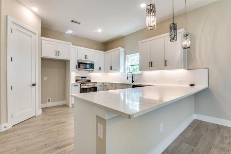 706 Perry Avenue Waxahachie TX 75165