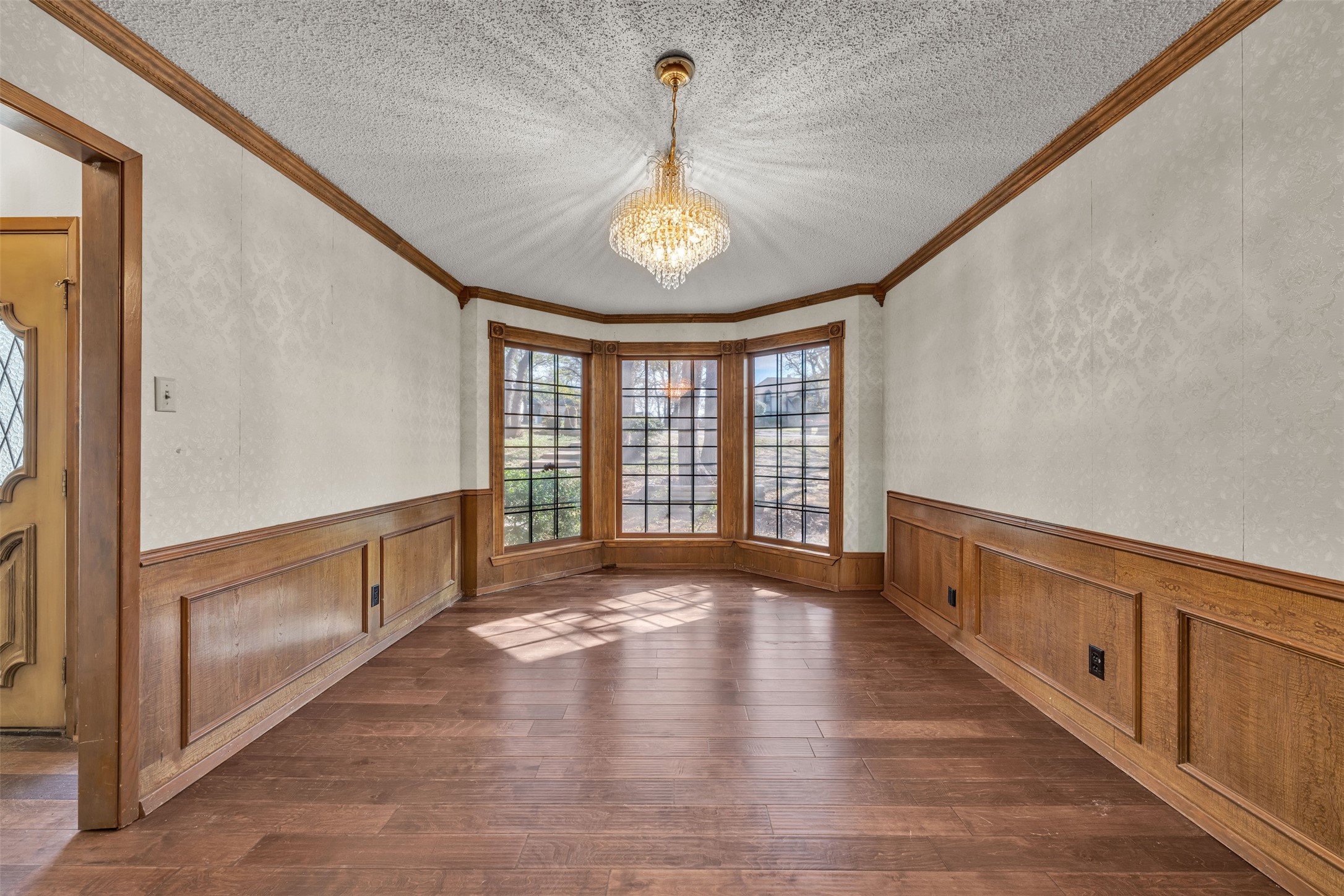 205 William Wallace Drive Burleson TX 76028