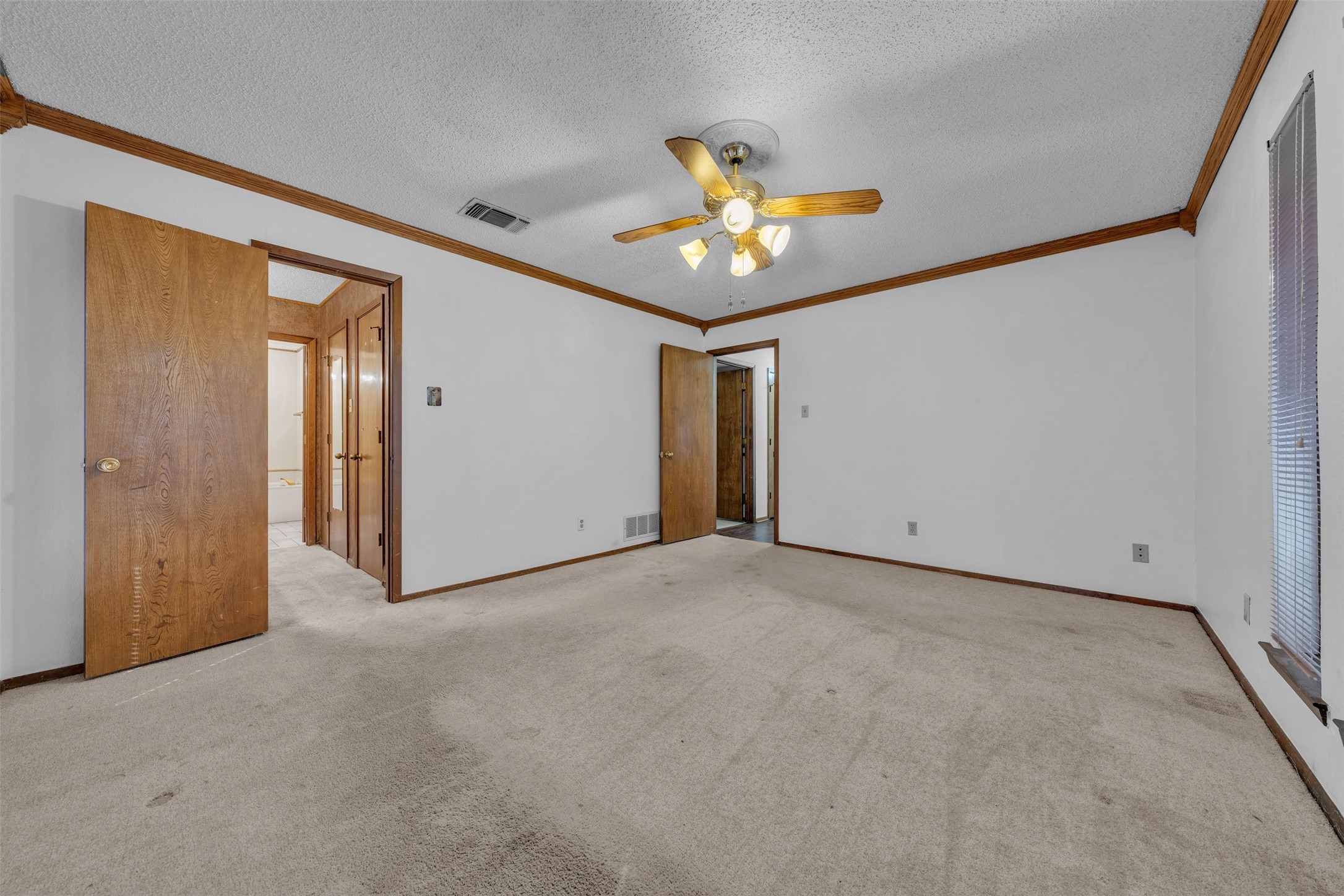 205 William Wallace Drive Burleson TX 76028