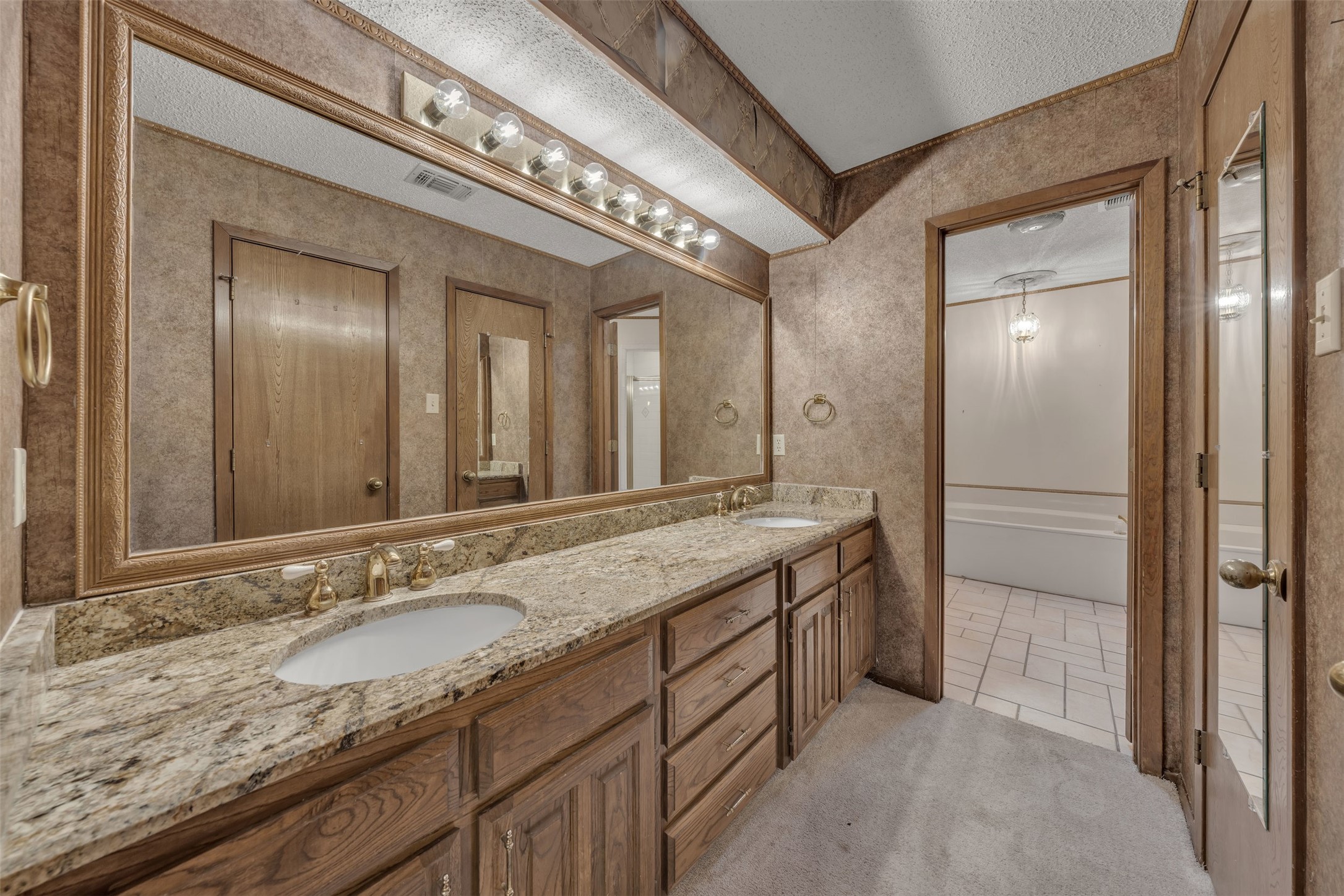205 William Wallace Drive Burleson TX 76028