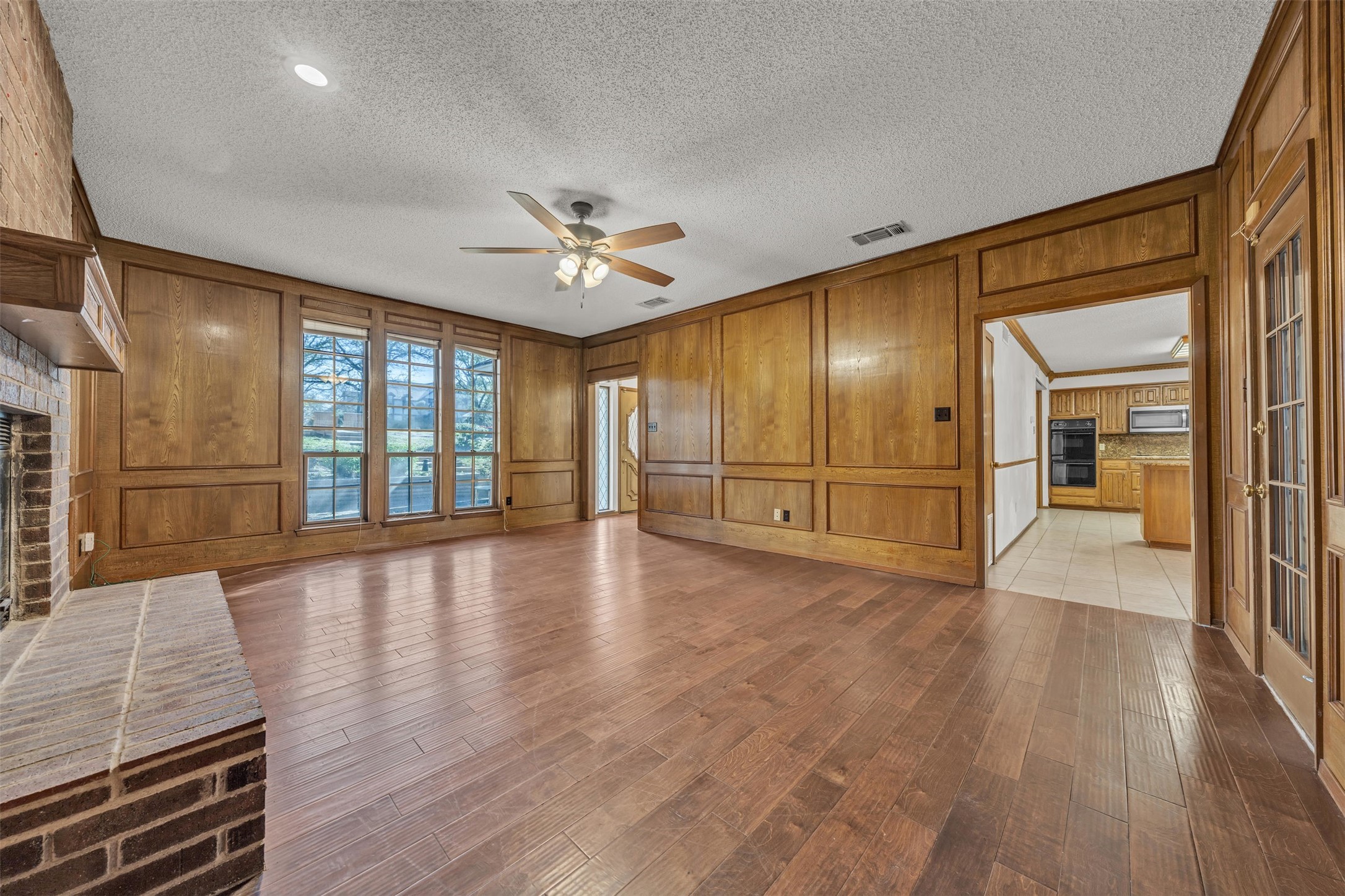 205 William Wallace Drive Burleson TX 76028