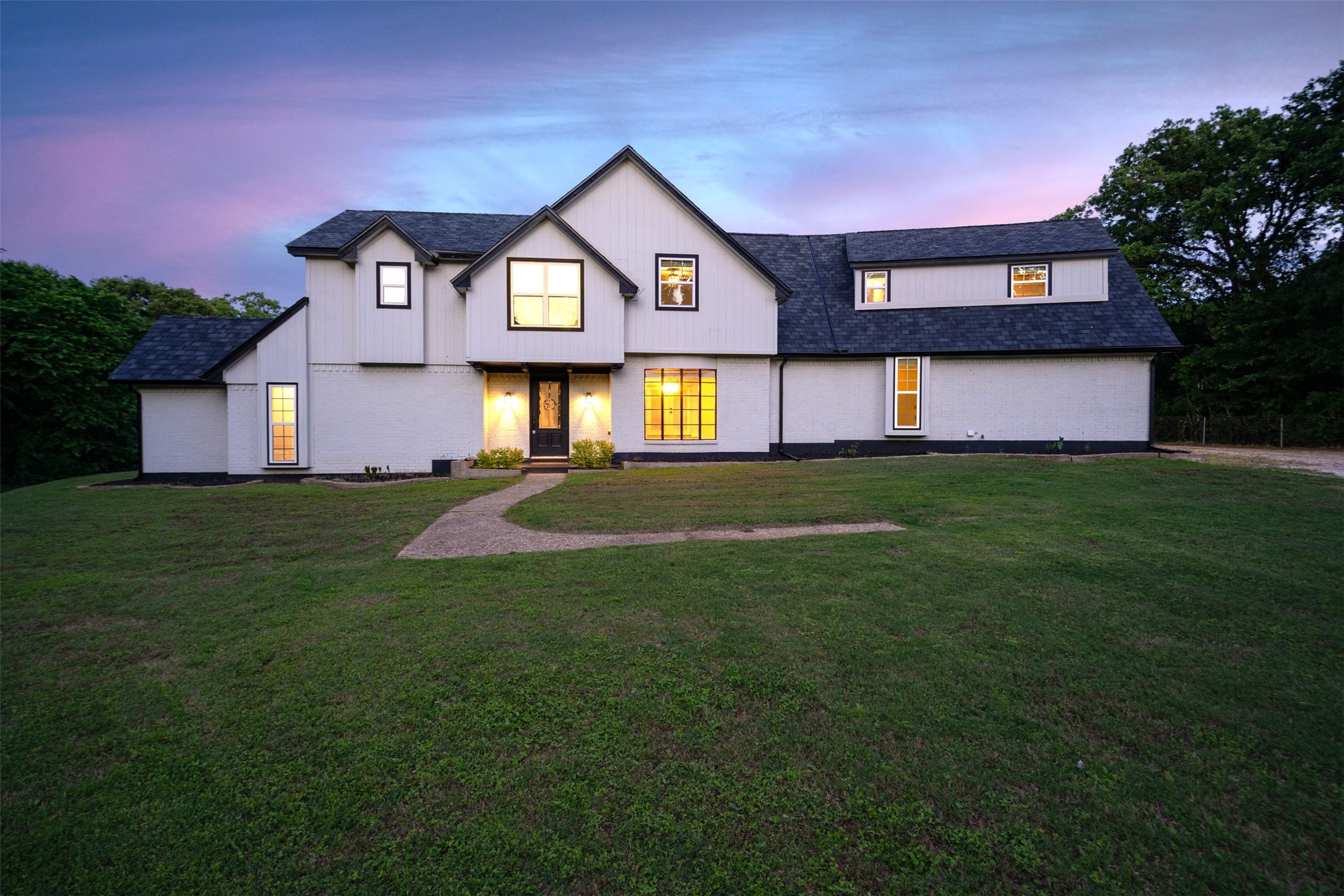 7511 Willow Oak Lane Arlington TX 76001