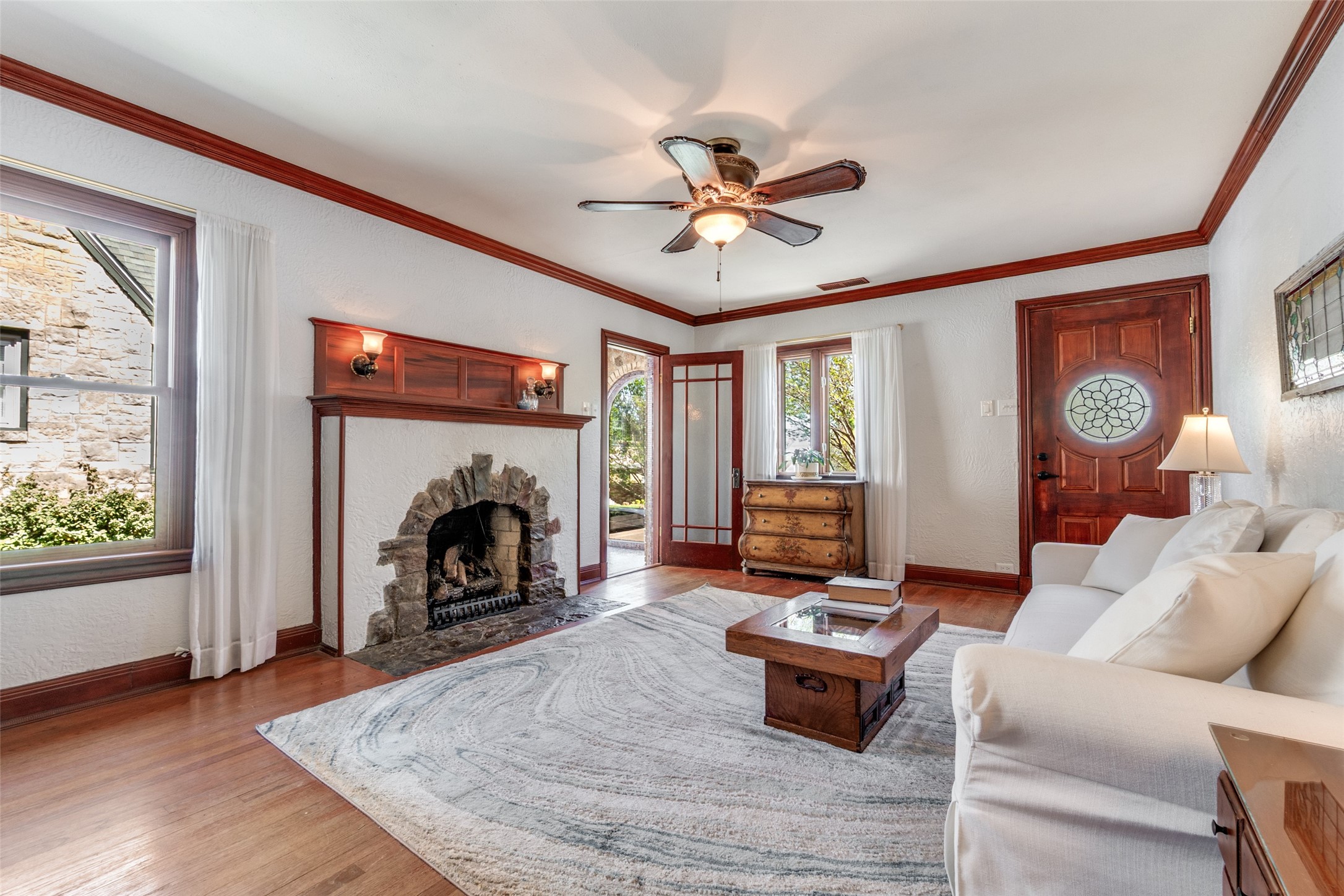 6903 Vivian Avenue Dallas TX 75223
