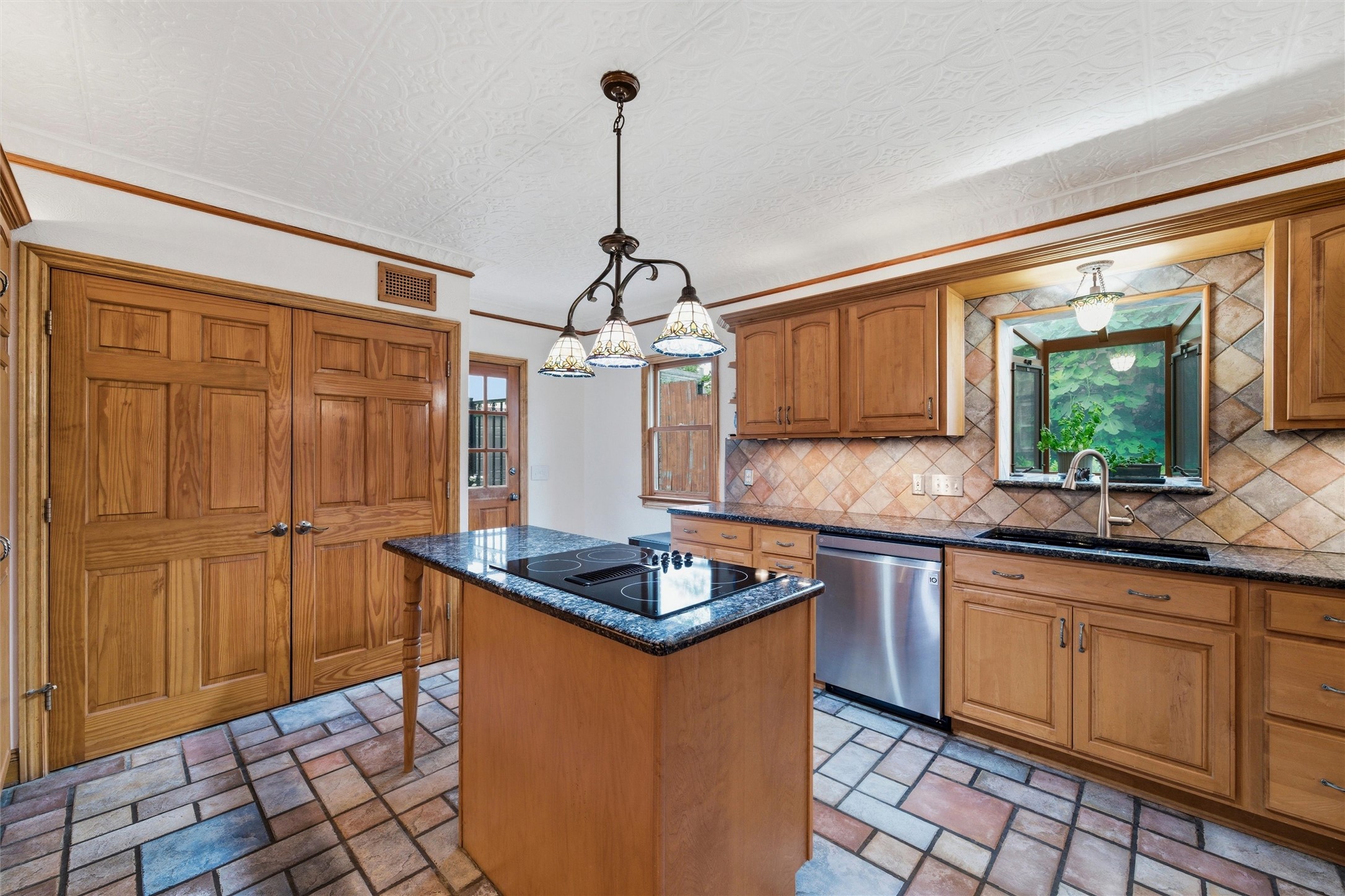 6903 Vivian Avenue Dallas TX 75223