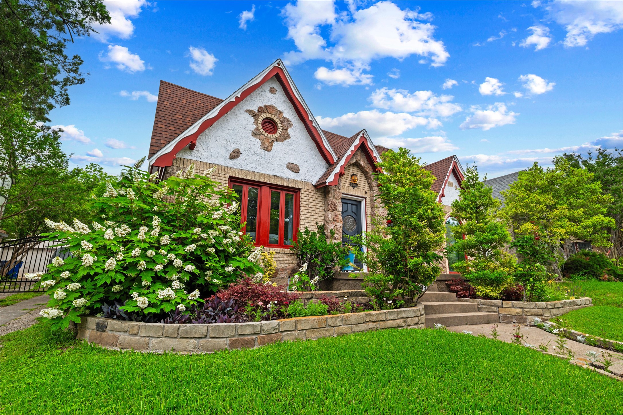 6903 Vivian Avenue Dallas TX 75223