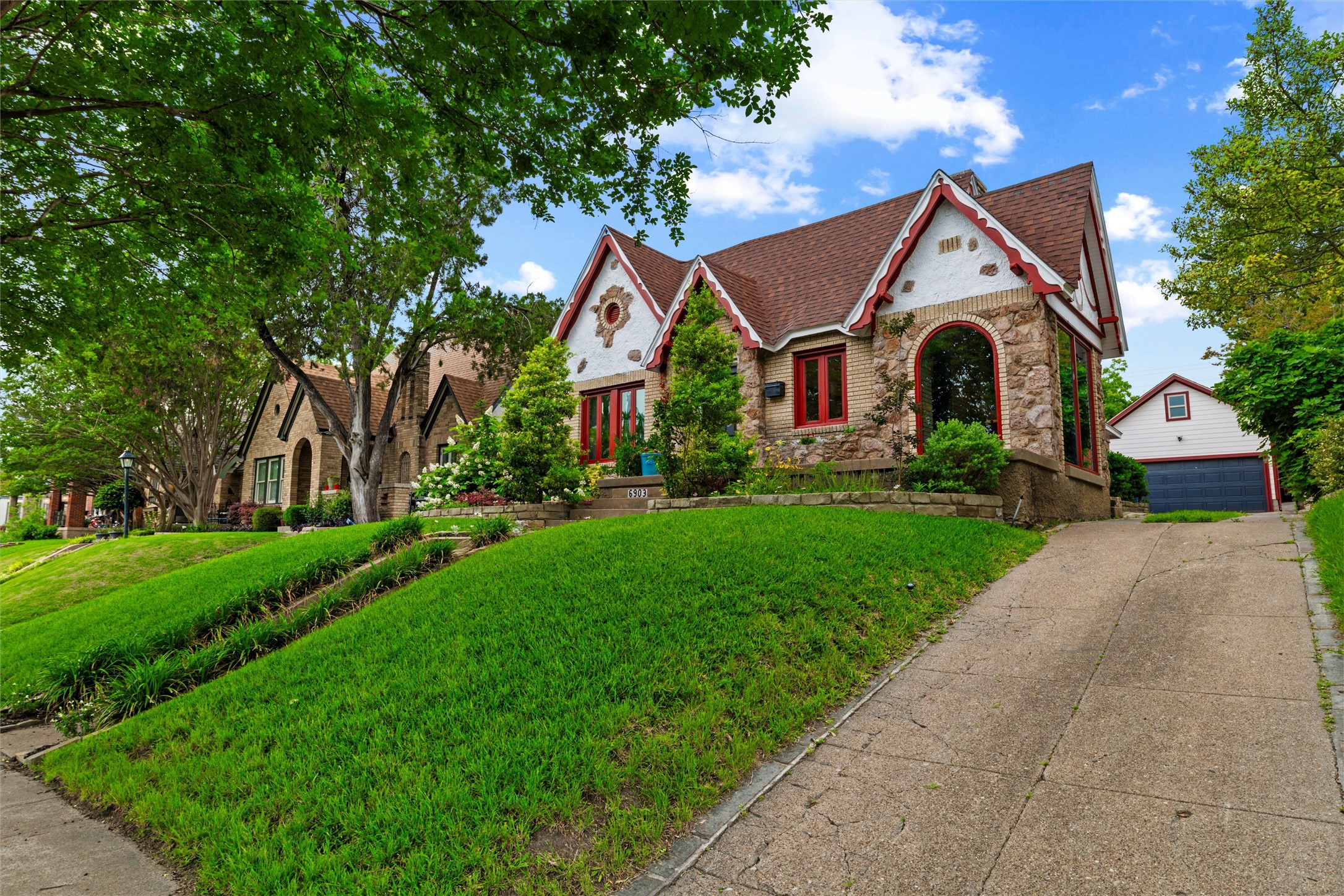 6903 Vivian Avenue Dallas TX 75223
