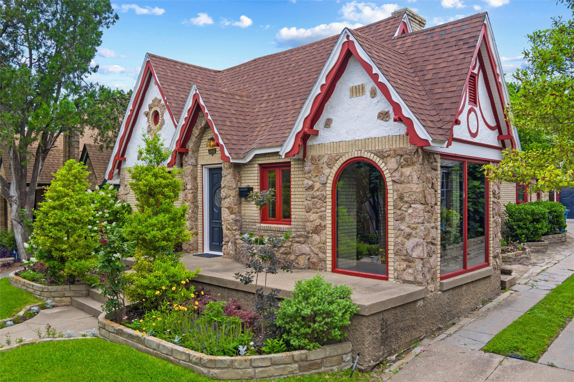 6903 Vivian Avenue Dallas TX 75223
