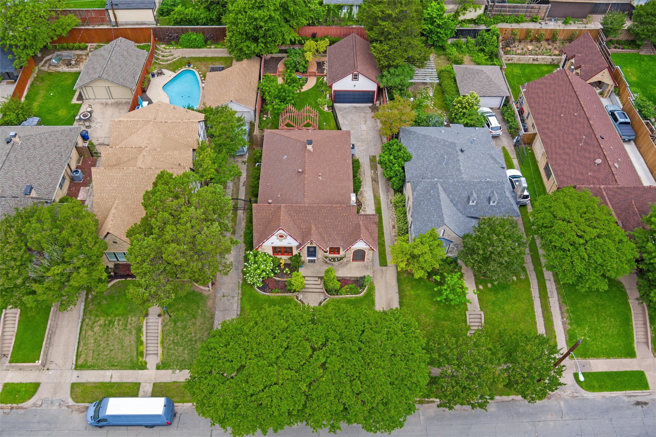 6903 Vivian Avenue Dallas TX 75223