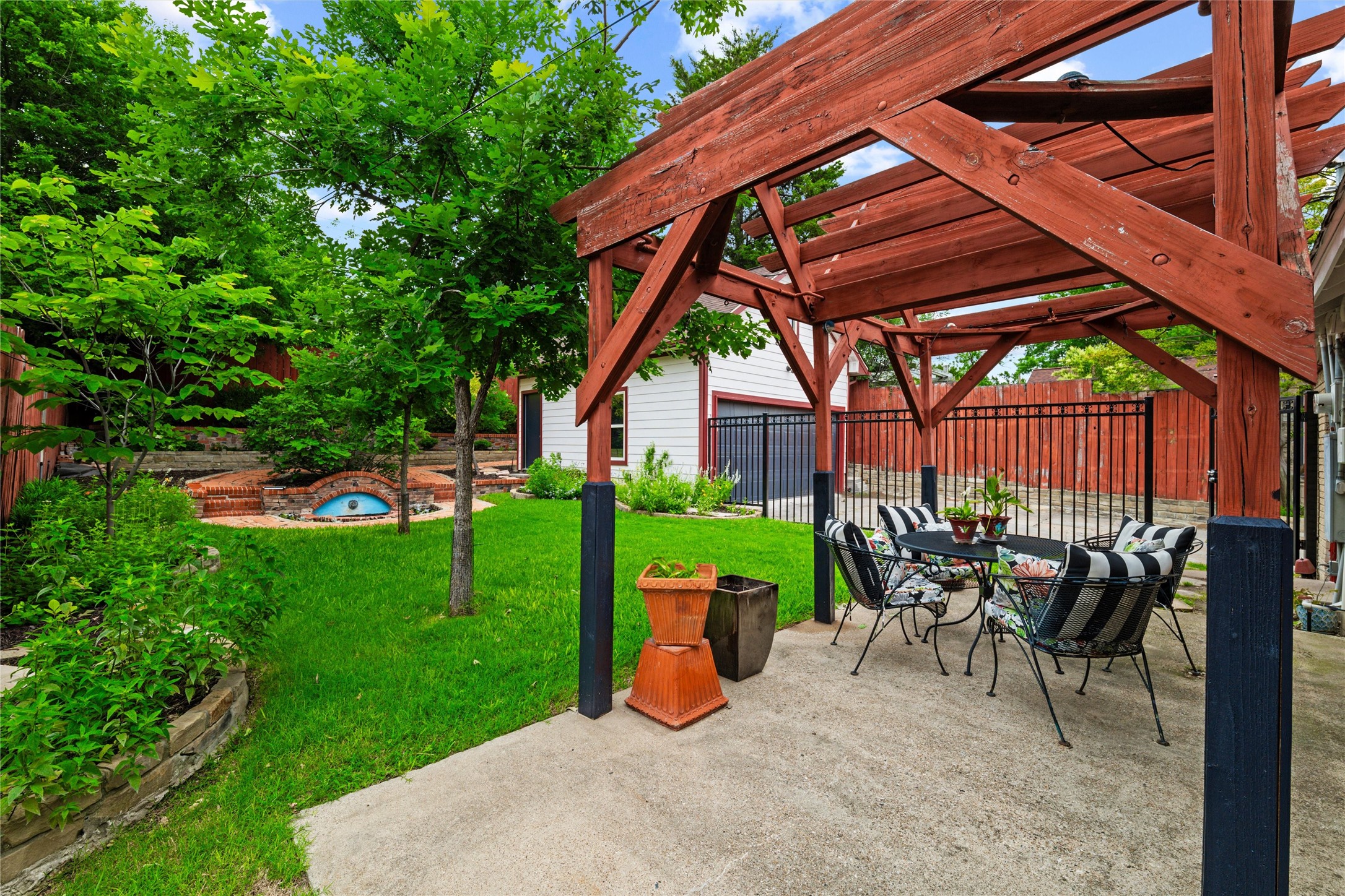 6903 Vivian Avenue Dallas TX 75223
