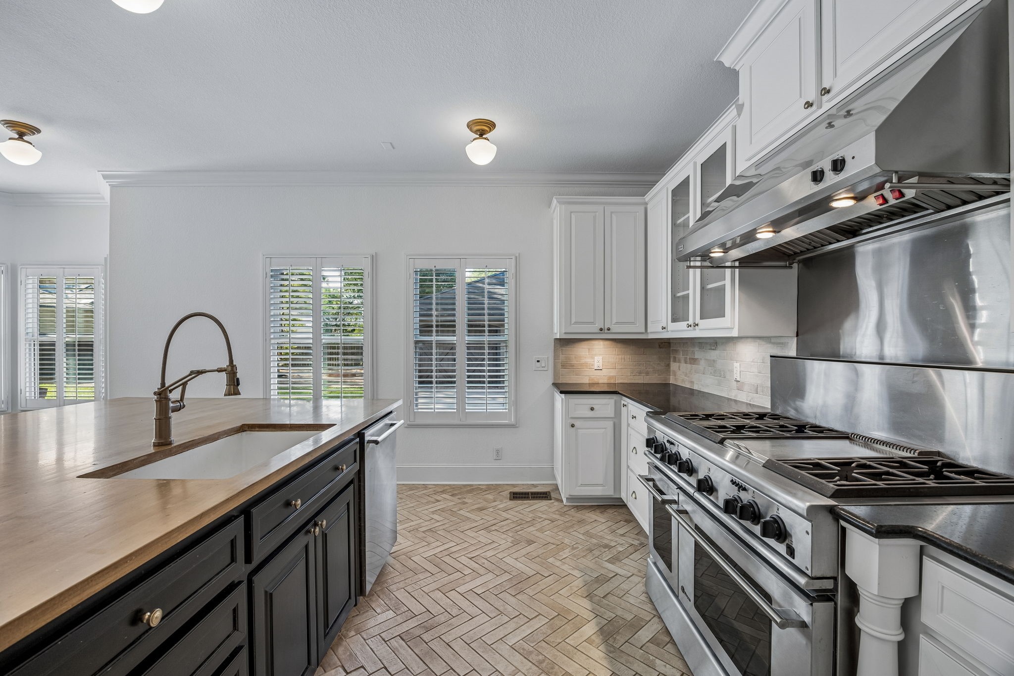 2809 Park Hill Drive Fort Worth TX 76109