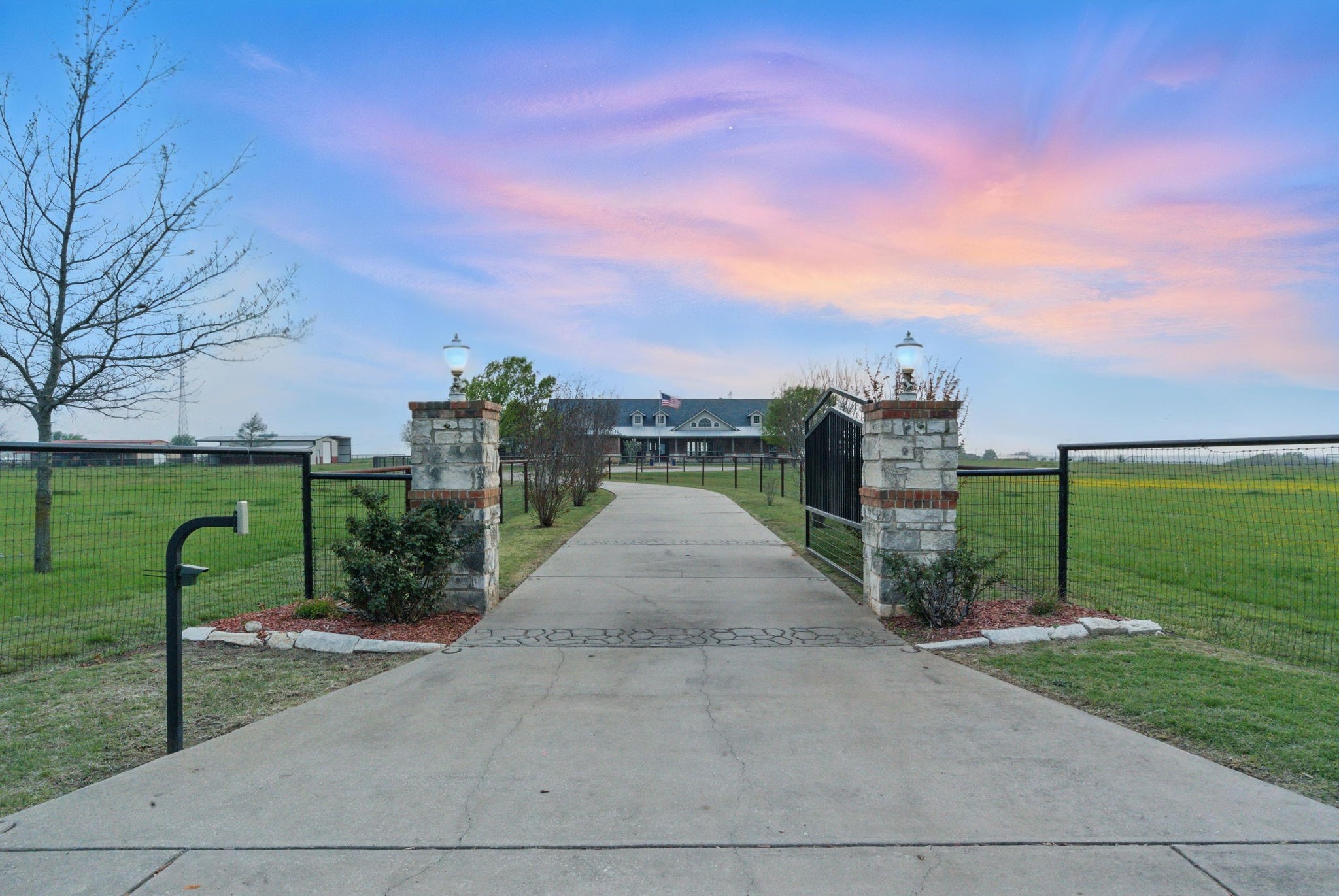 654 County Road 4227 Decatur TX 76234