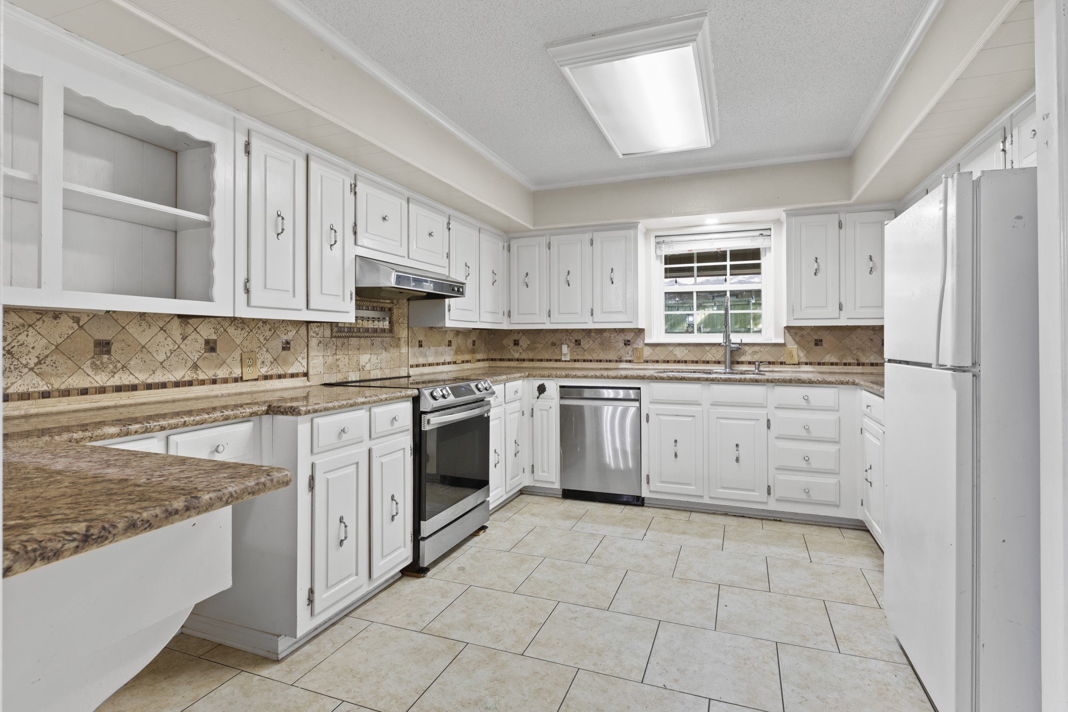 2090 Fort Drive Longview TX 75604