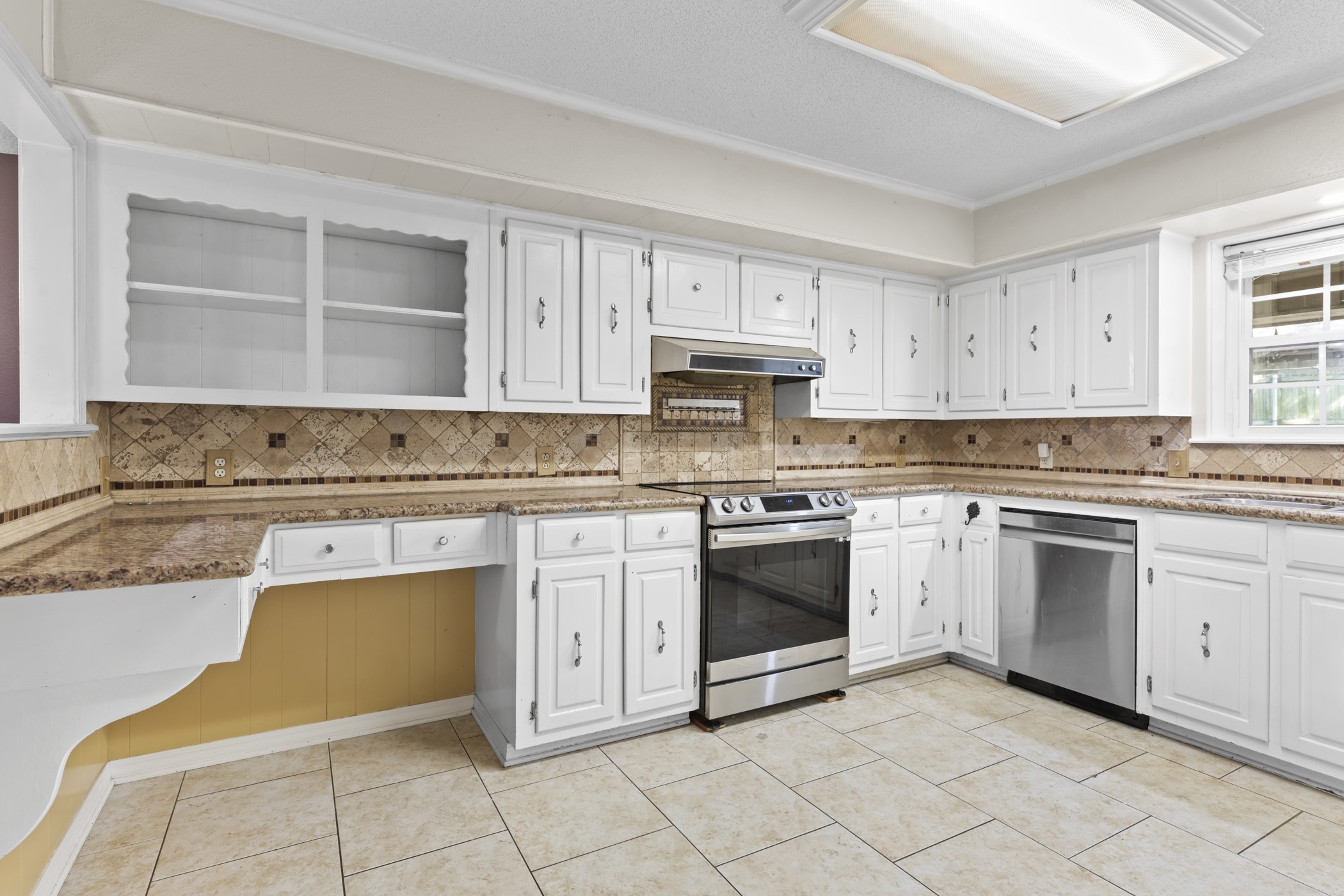2090 Fort Drive Longview TX 75604