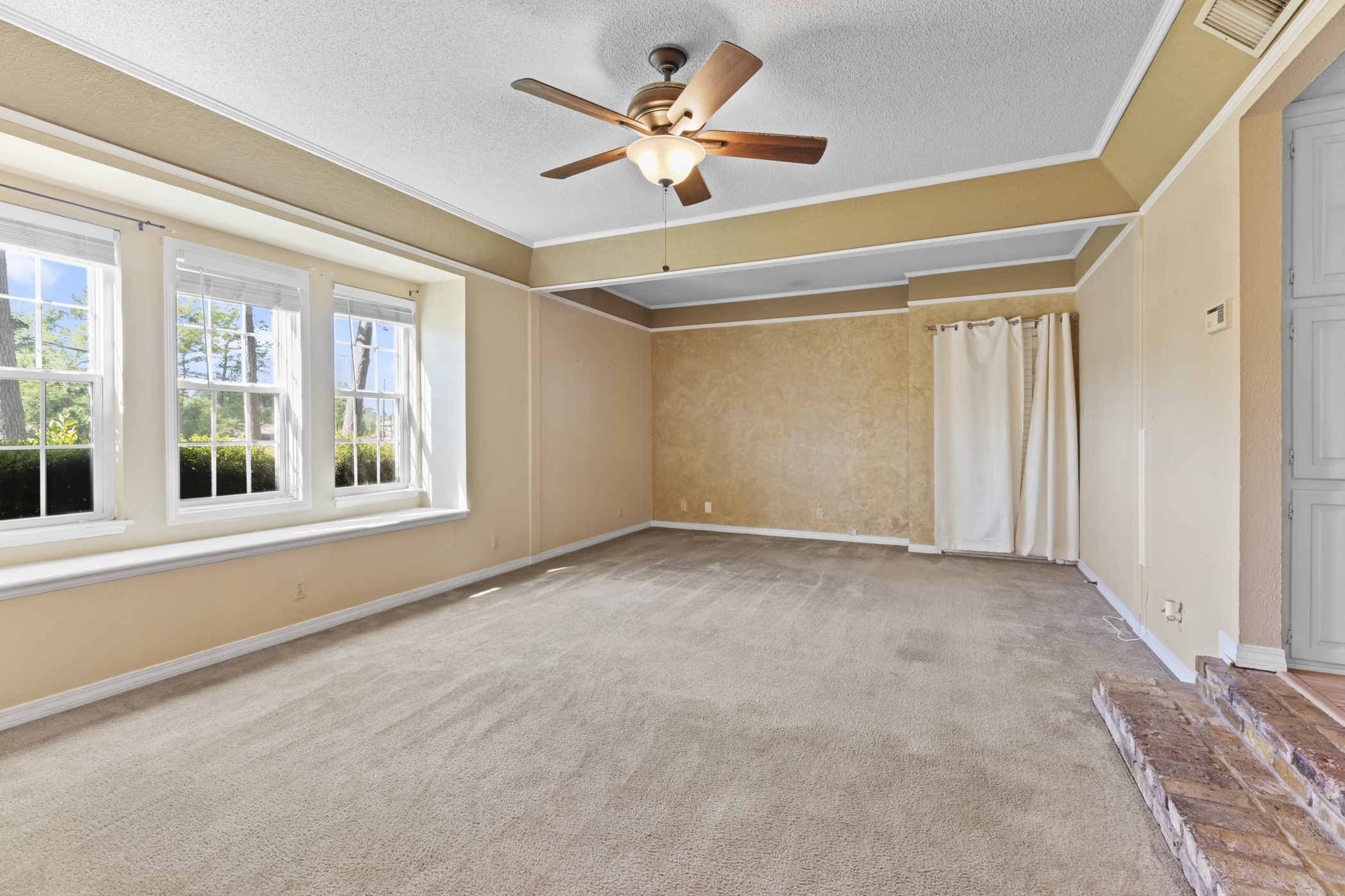 2090 Fort Drive Longview TX 75604