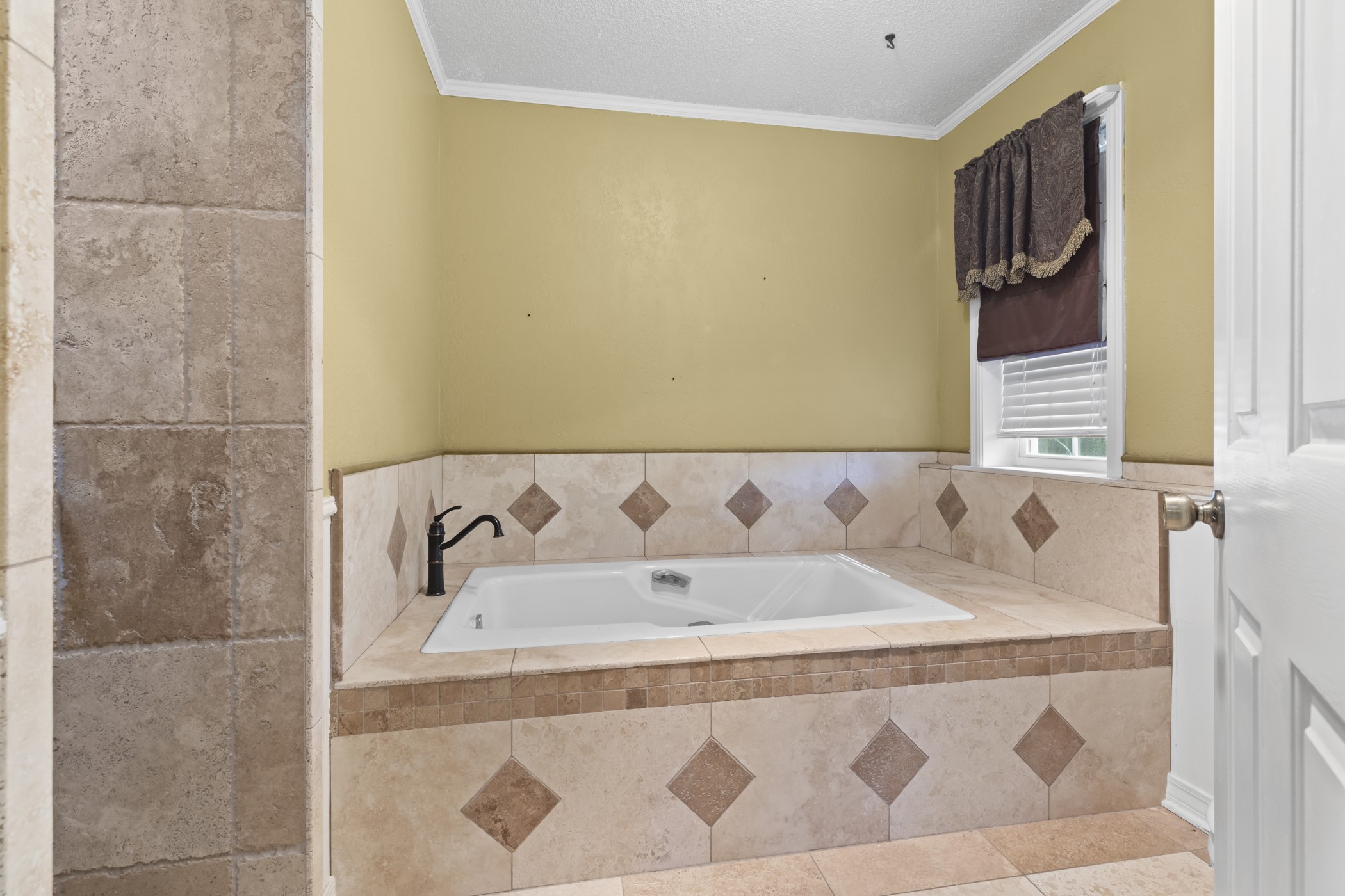 2090 Fort Drive Longview TX 75604