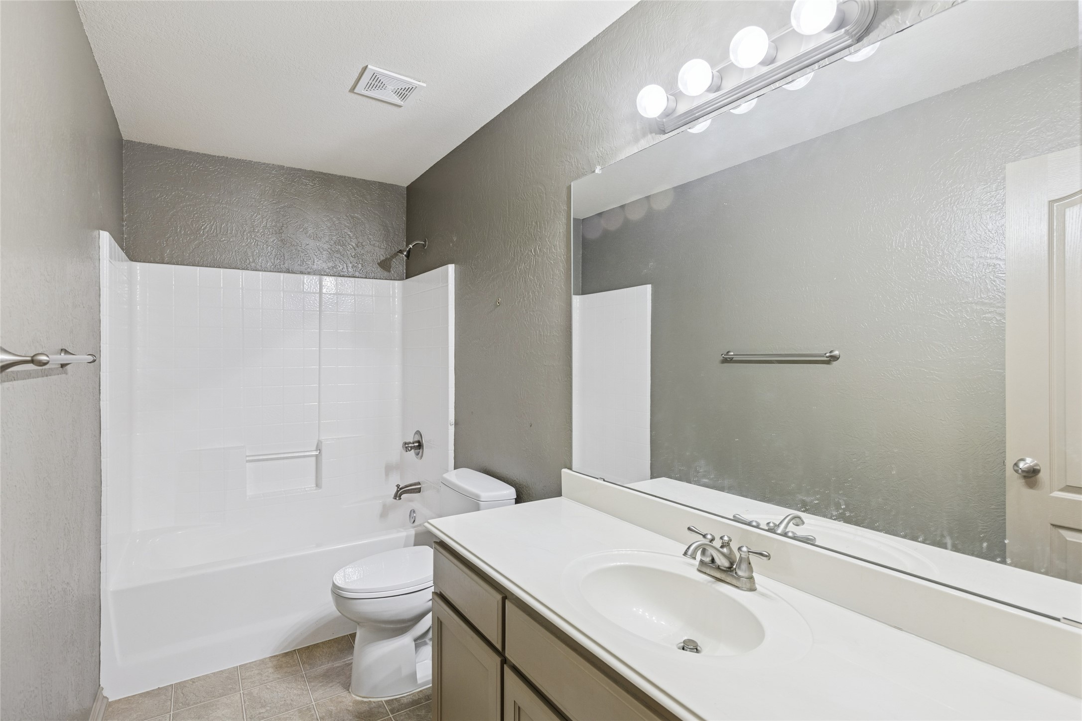 1749 Potomac Drive Burleson TX 76028