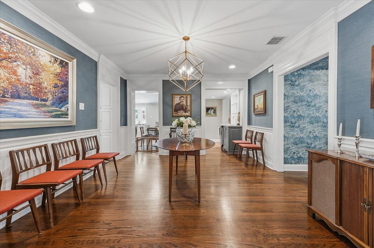 1301 Thomas Place Fort Worth TX 76107