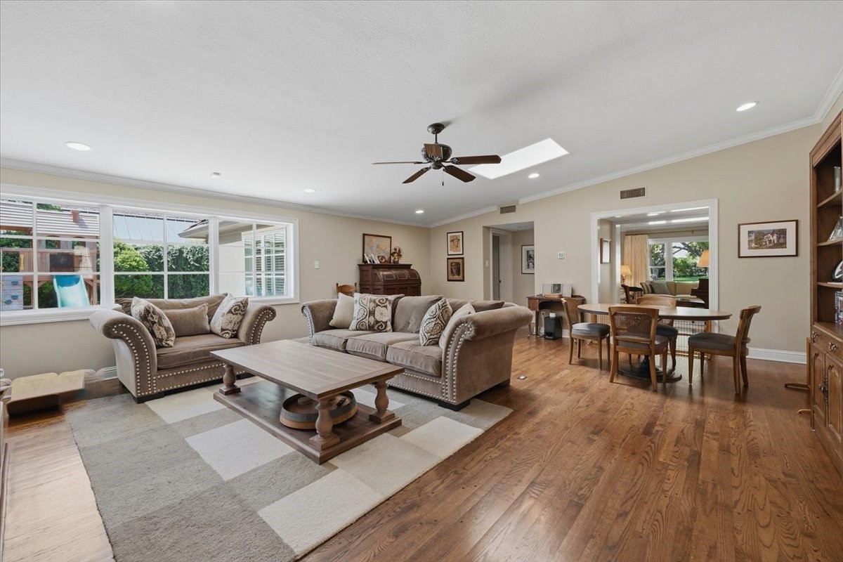 1301 Thomas Place Fort Worth TX 76107