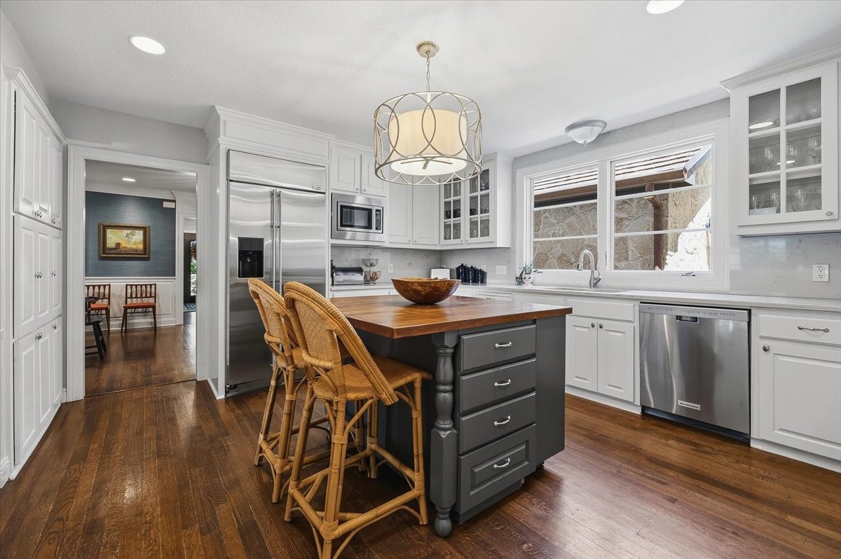 1301 Thomas Place Fort Worth TX 76107