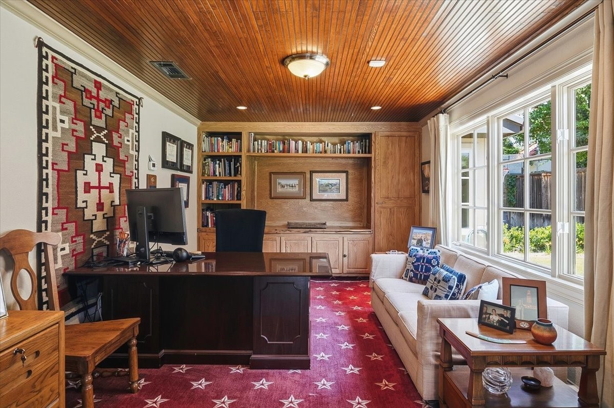 1301 Thomas Place Fort Worth TX 76107