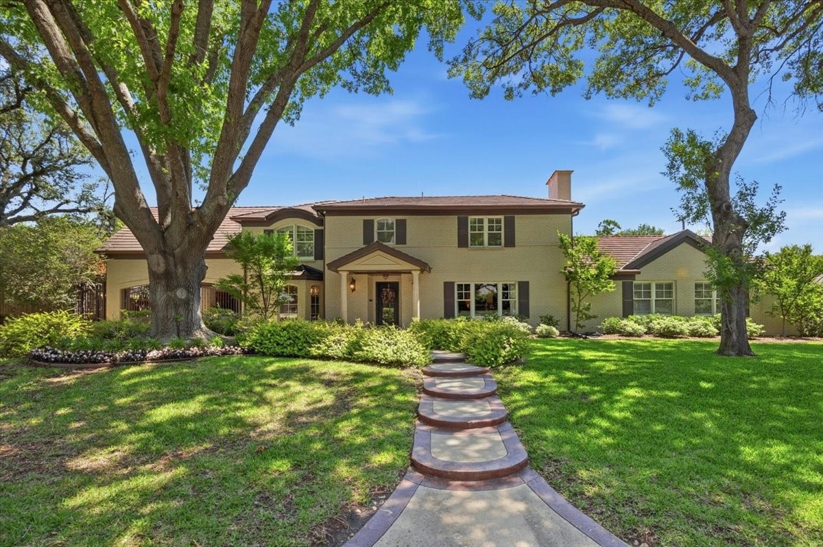 1301 Thomas Place Fort Worth TX 76107
