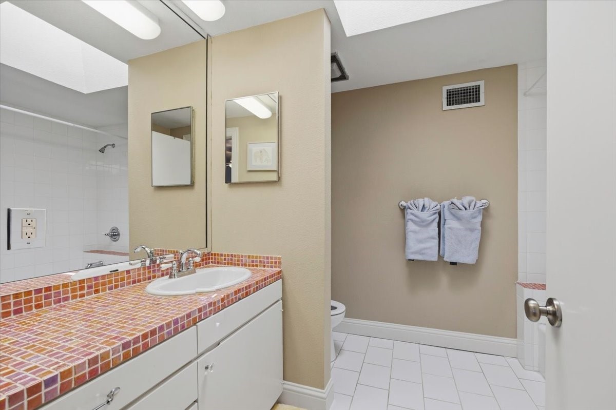 1301 Thomas Place Fort Worth TX 76107