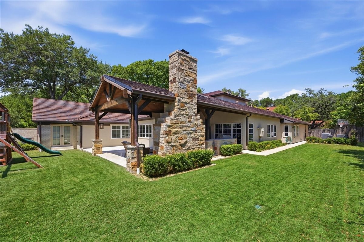 1301 Thomas Place Fort Worth TX 76107