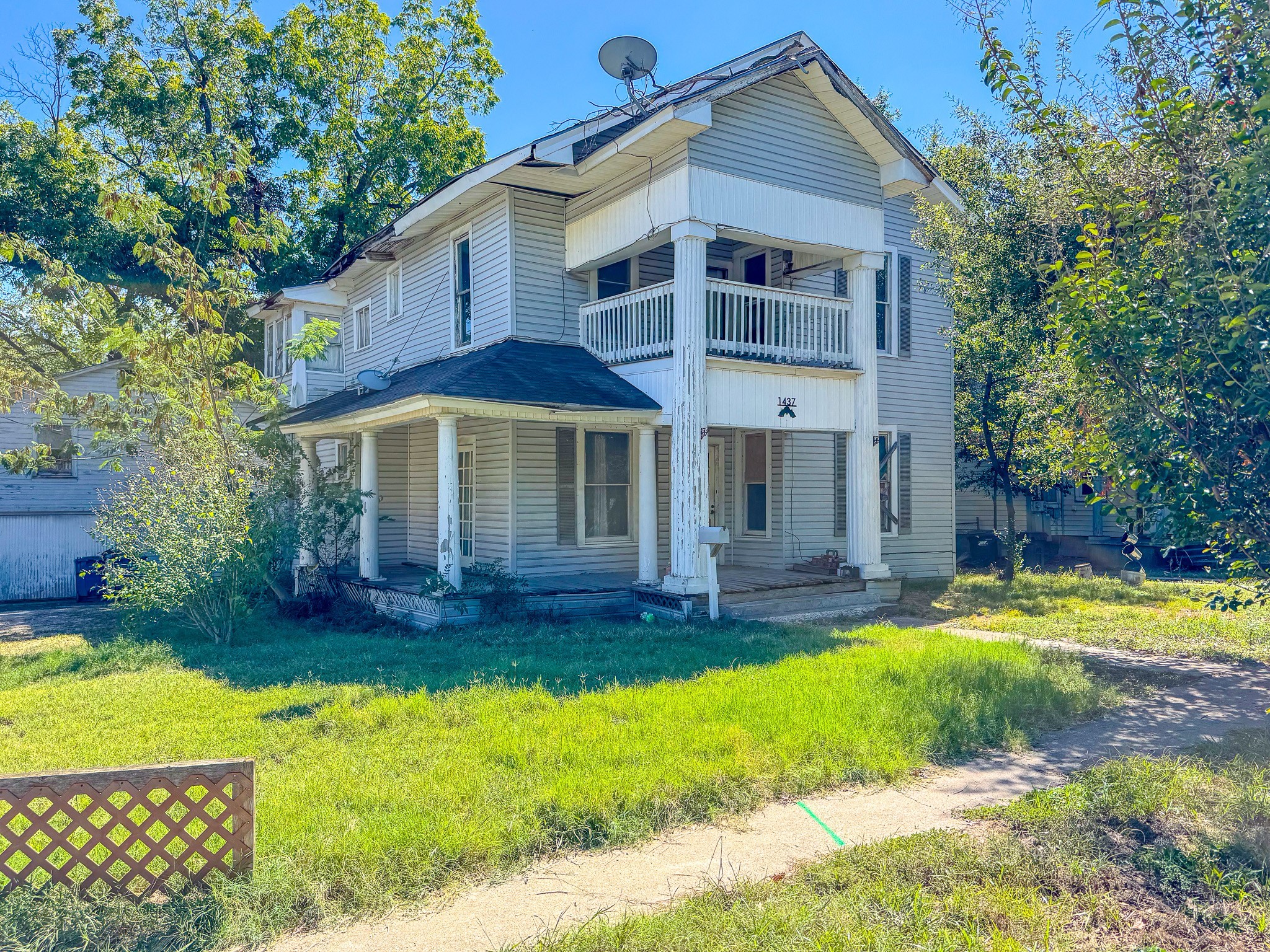 1437 W 4th Avenue Corsicana TX 75110