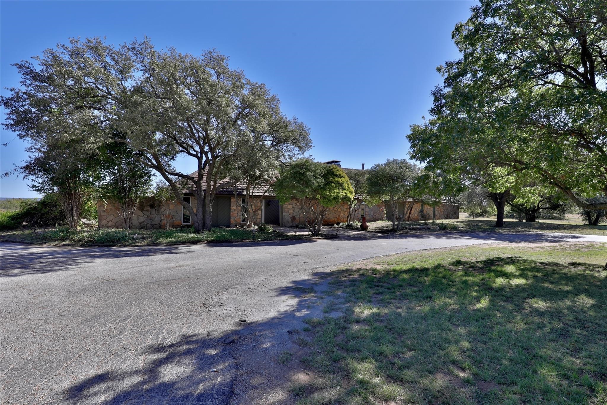 5717 Fm 2647 Winters TX 79567