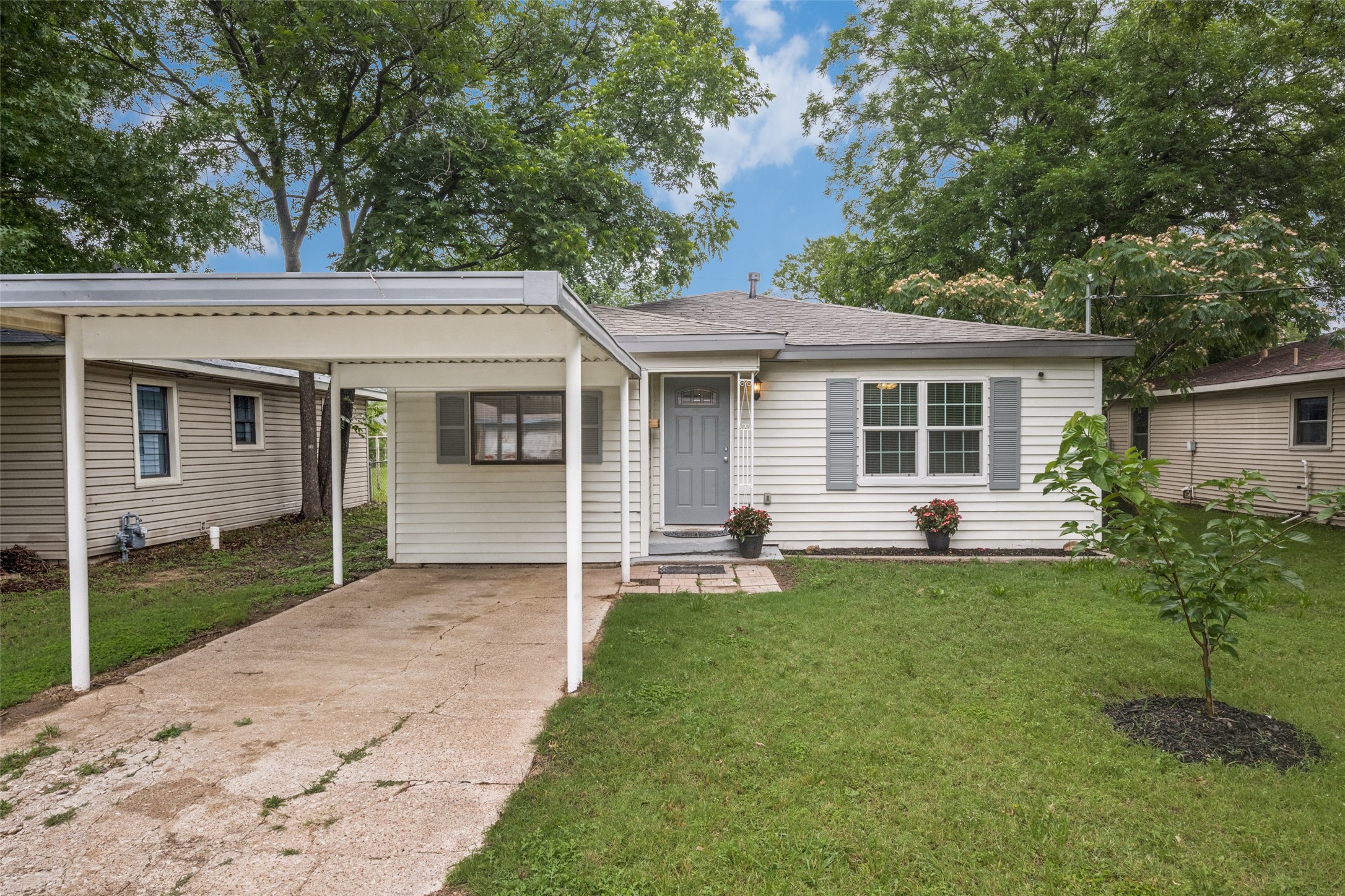 717 Small Street Bowie TX 76230
