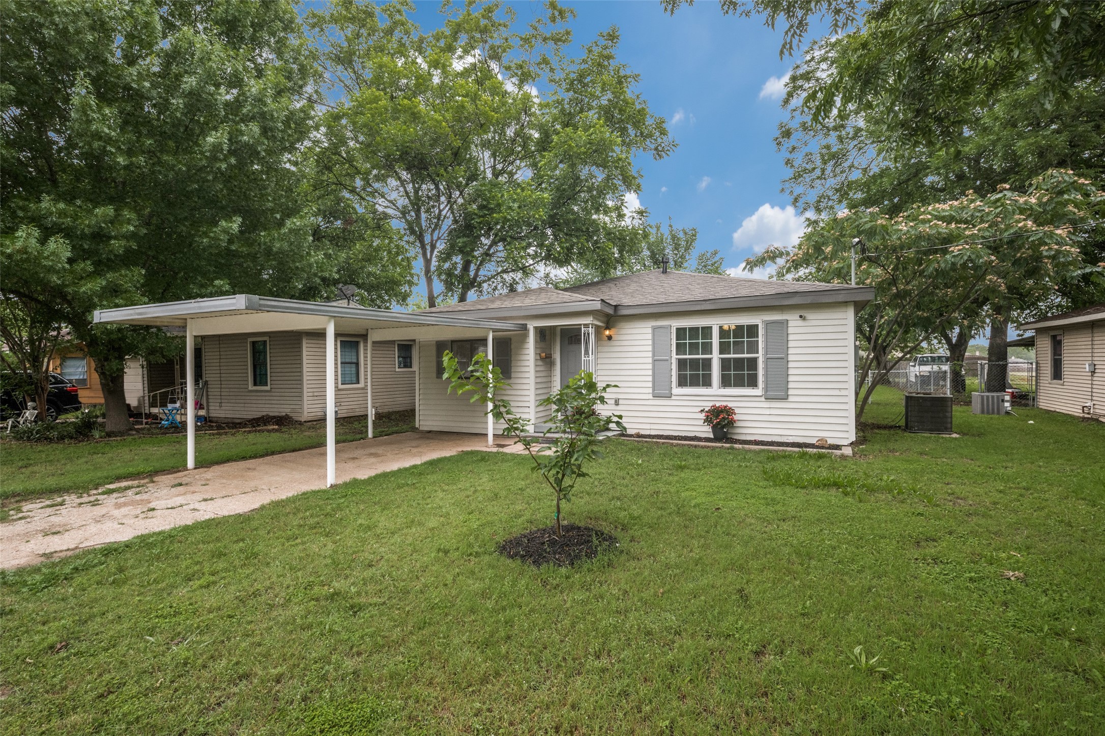 717 Small Street Bowie TX 76230