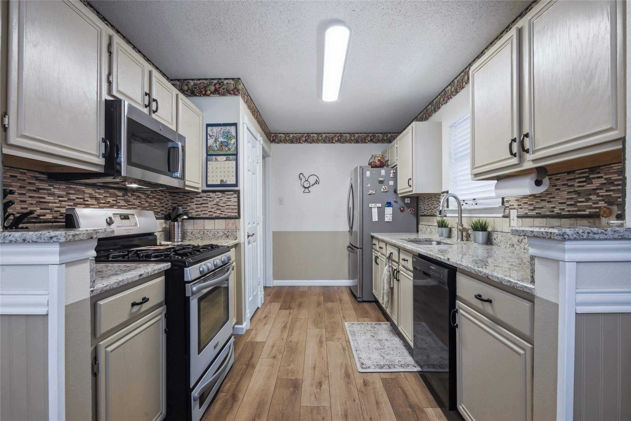 4511 Queenswood Drive Grand Prairie TX 75052