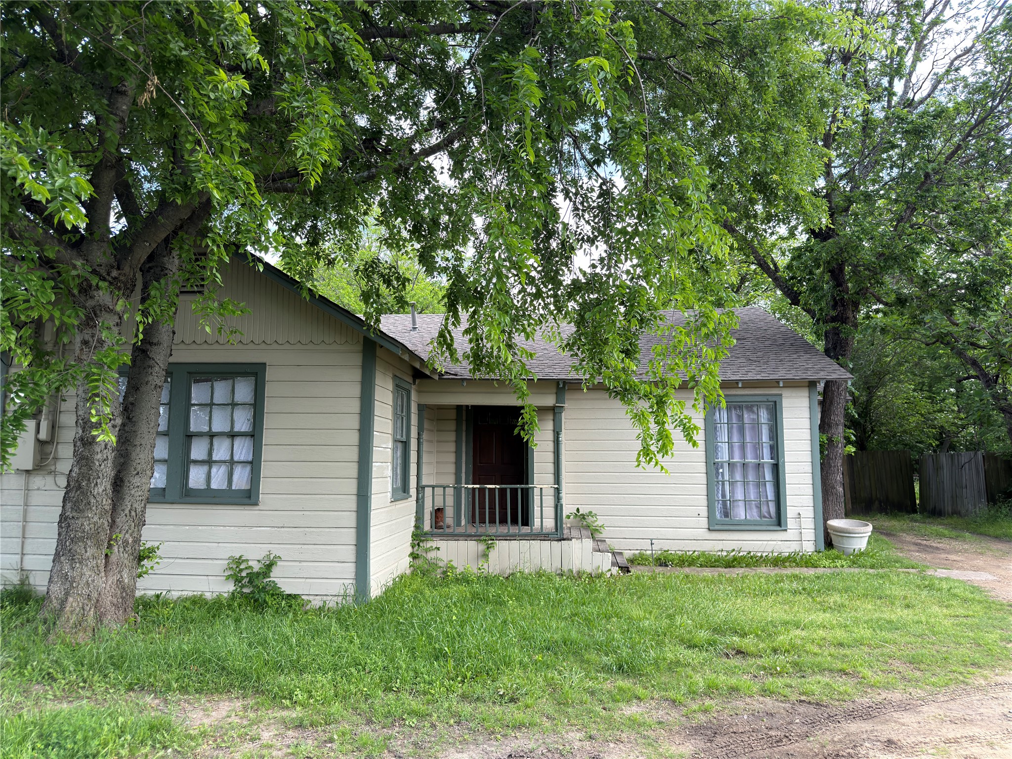 212 E 8th Street Ferris TX 75125
