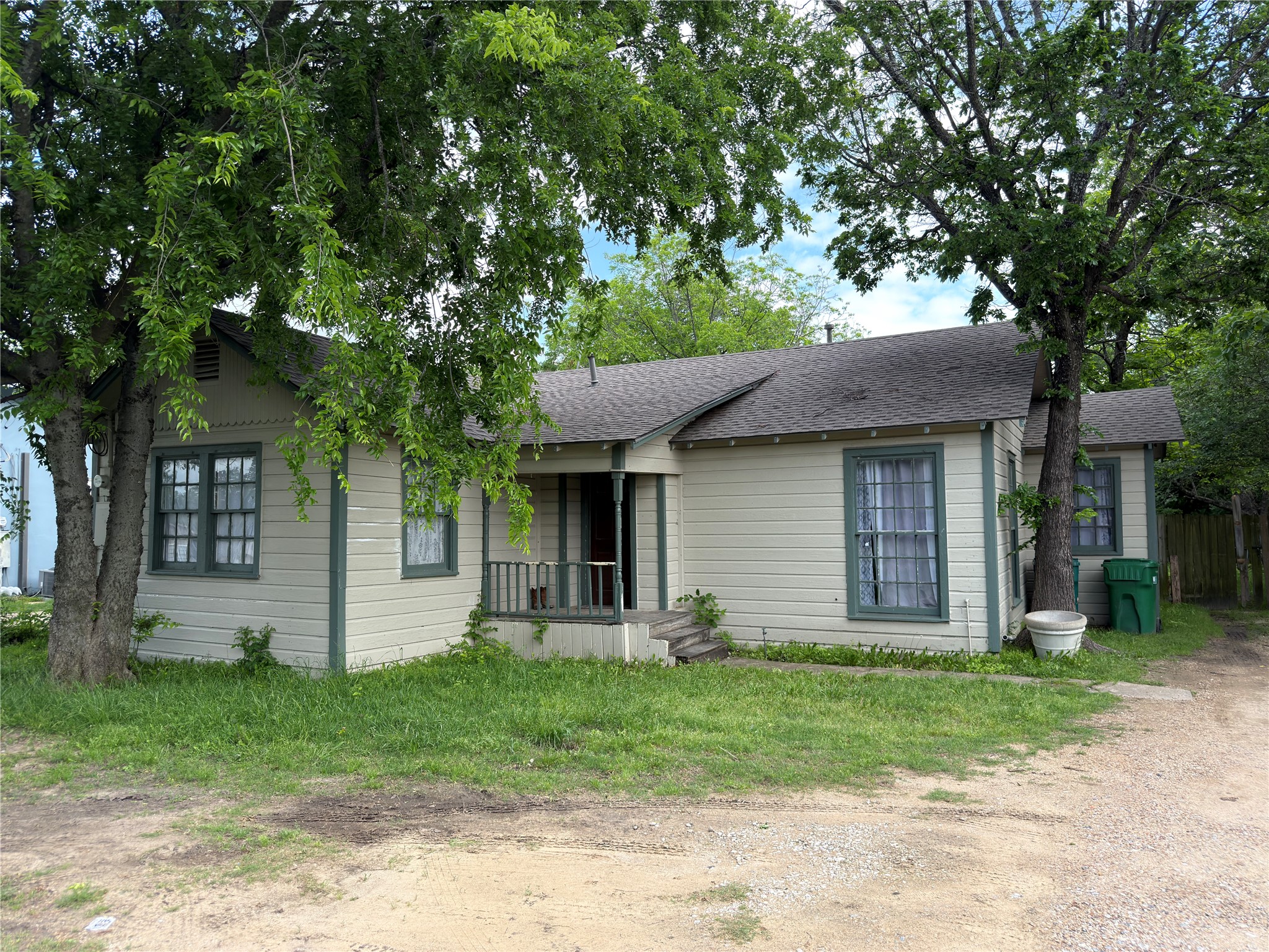 212 E 8th Street Ferris TX 75125