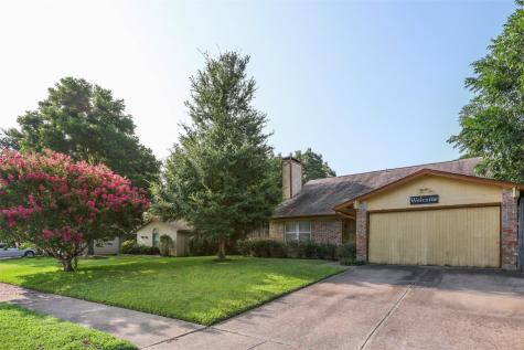 405 Kensinger Court Euless TX 76039