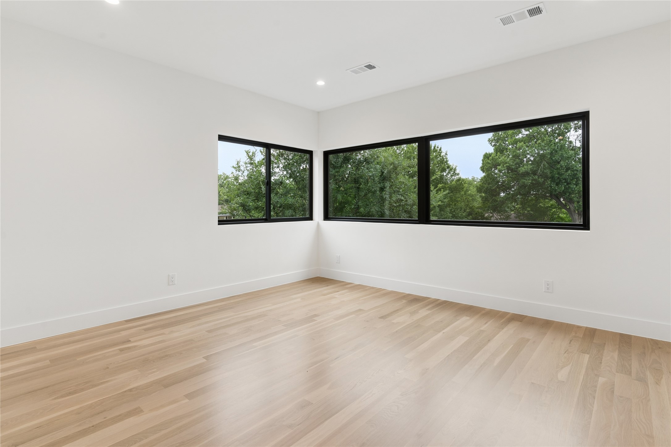 3452 Timberview Road Dallas TX 75229