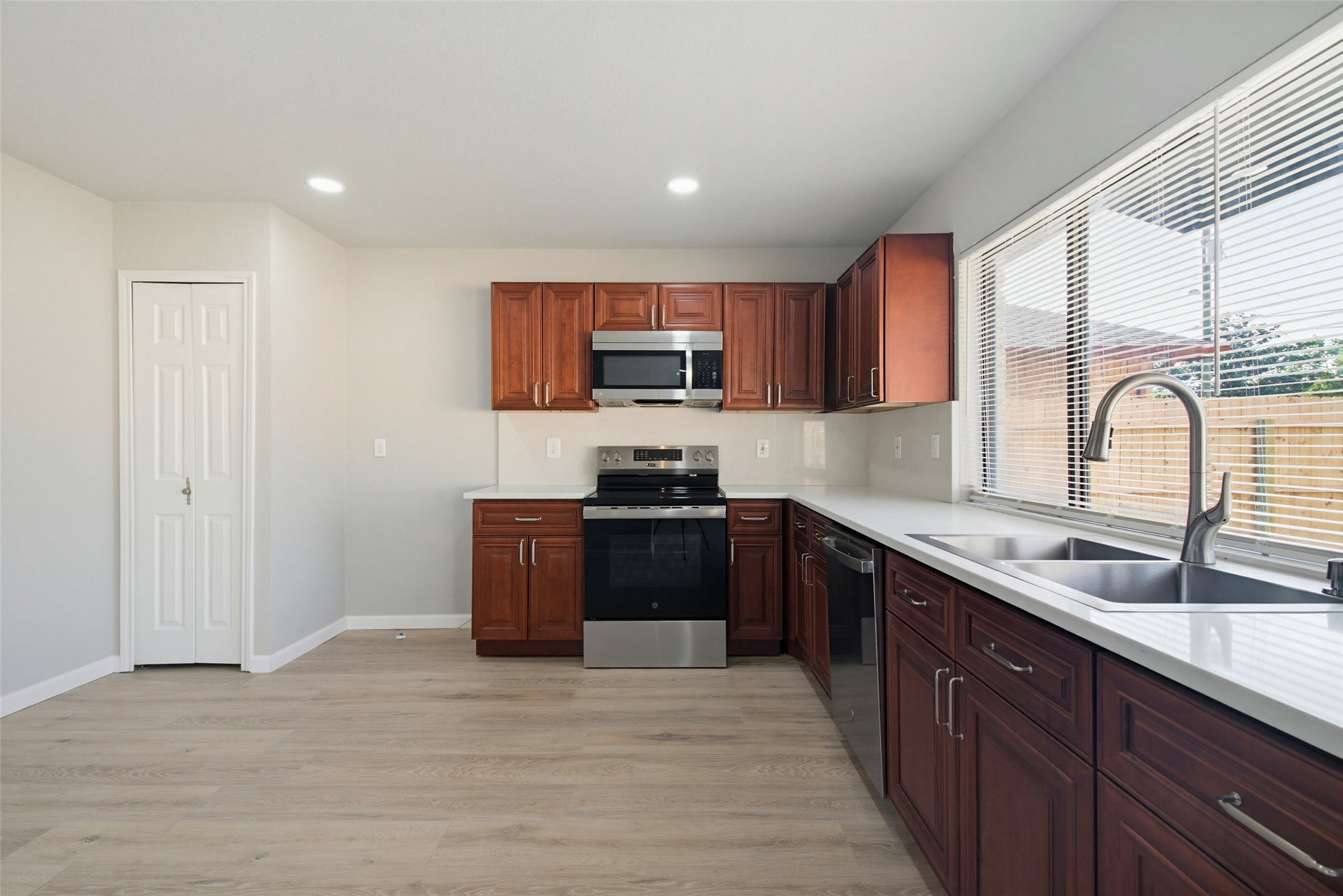 8718 Vernon Drive Rowlett TX 75088